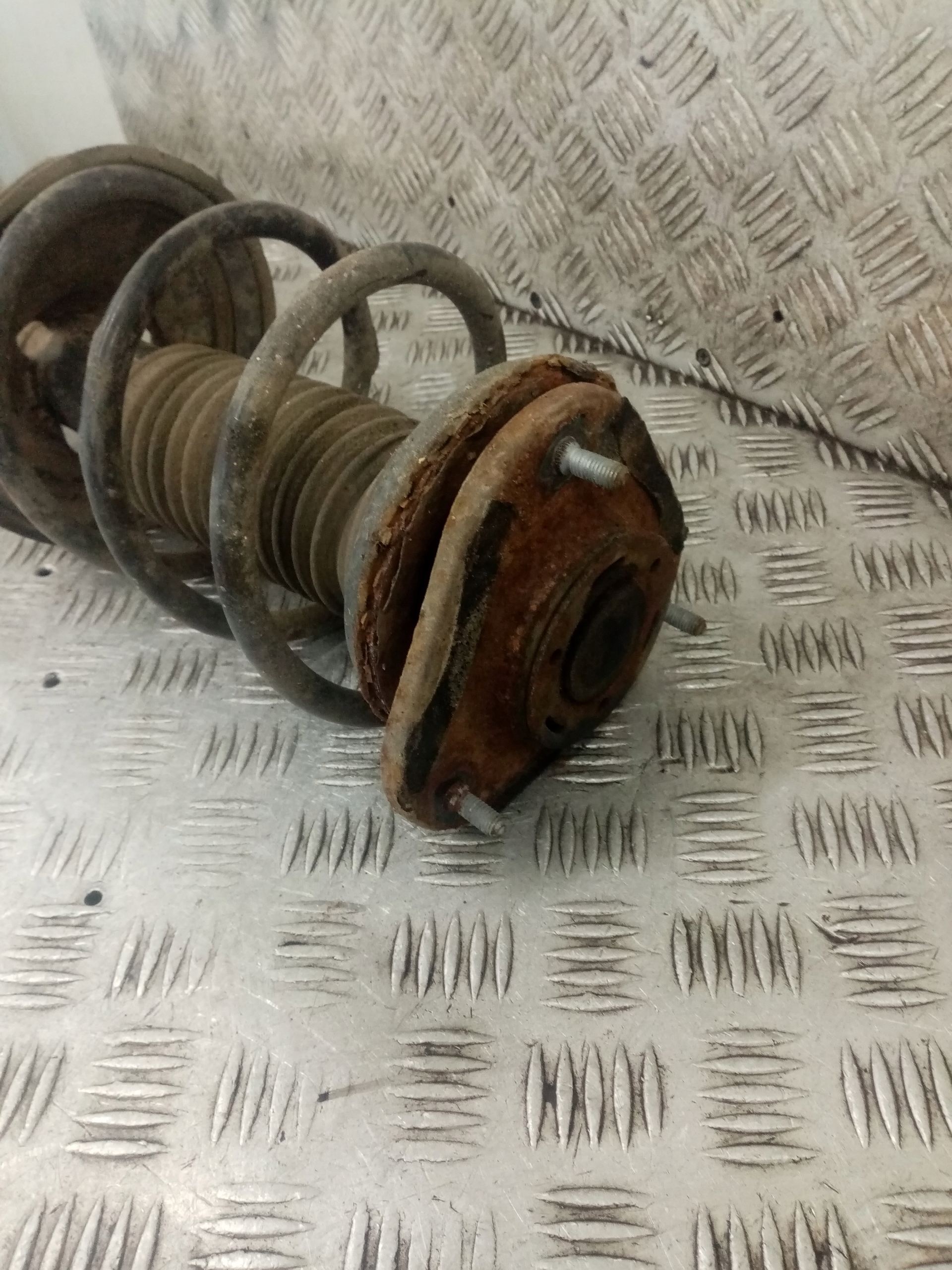 MCPERSON right front front TOYOTA AVENSIS 2