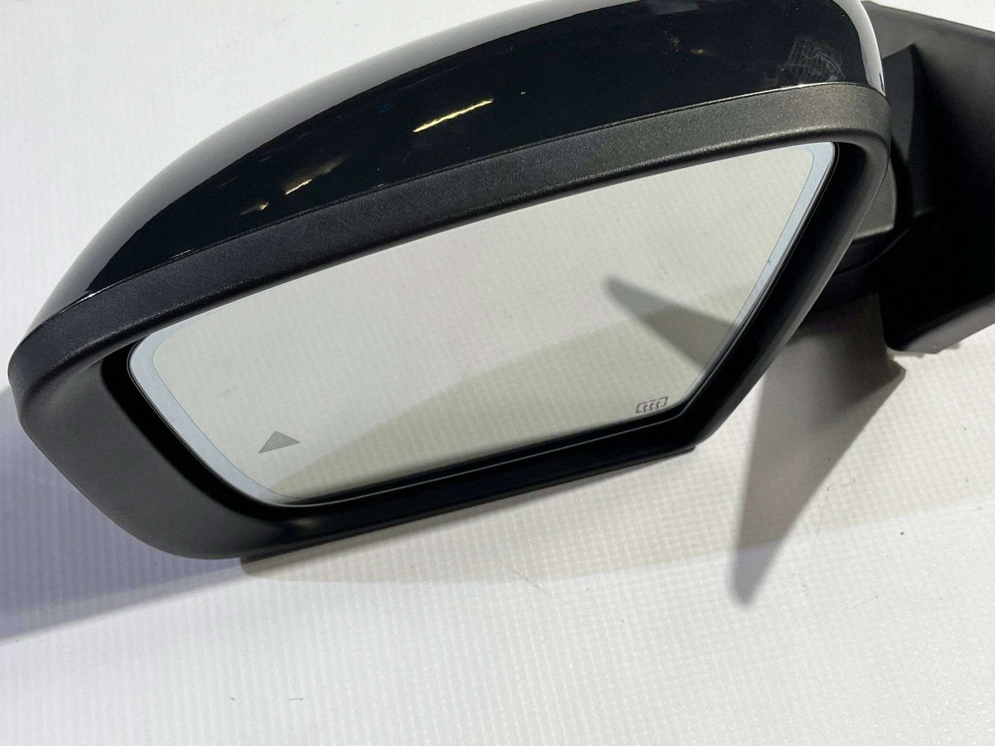 mirror side left Maserati Levante 9+9 18pin