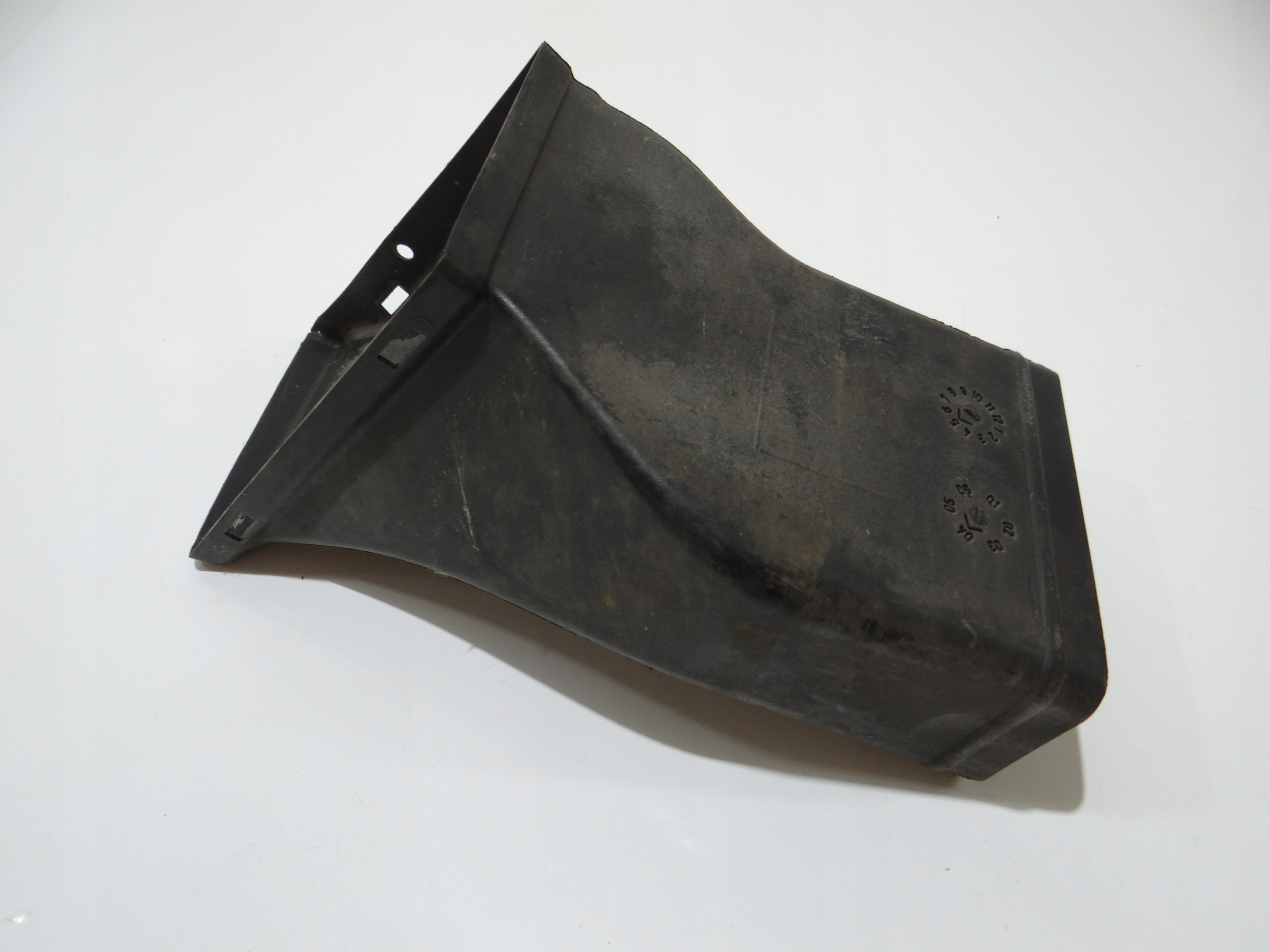 drain air left front BMW E60 E61 7033703 (4747726)