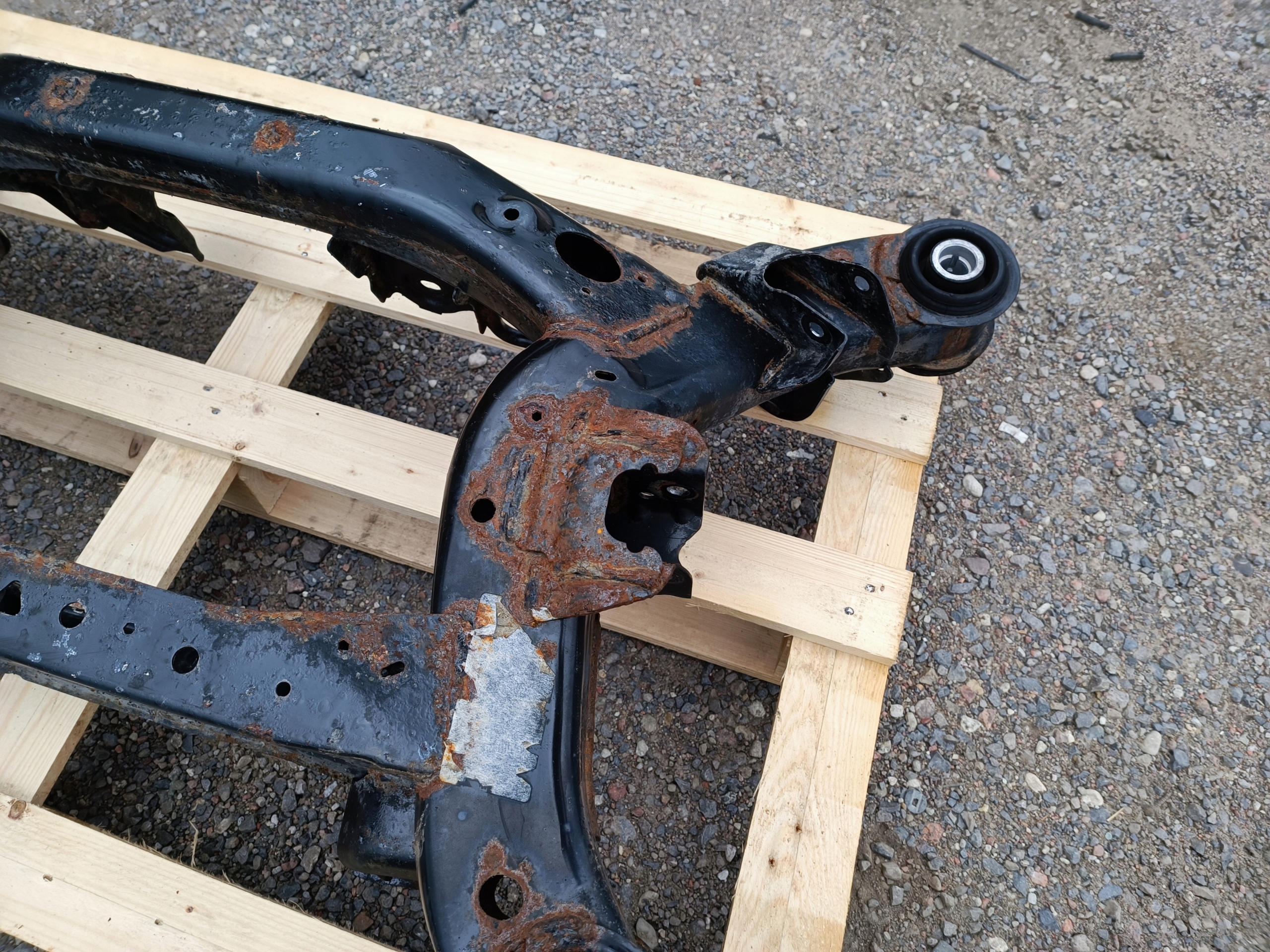 axle beam subframe sider rear part Chevrolet Camaro 2.0 3.6 2016