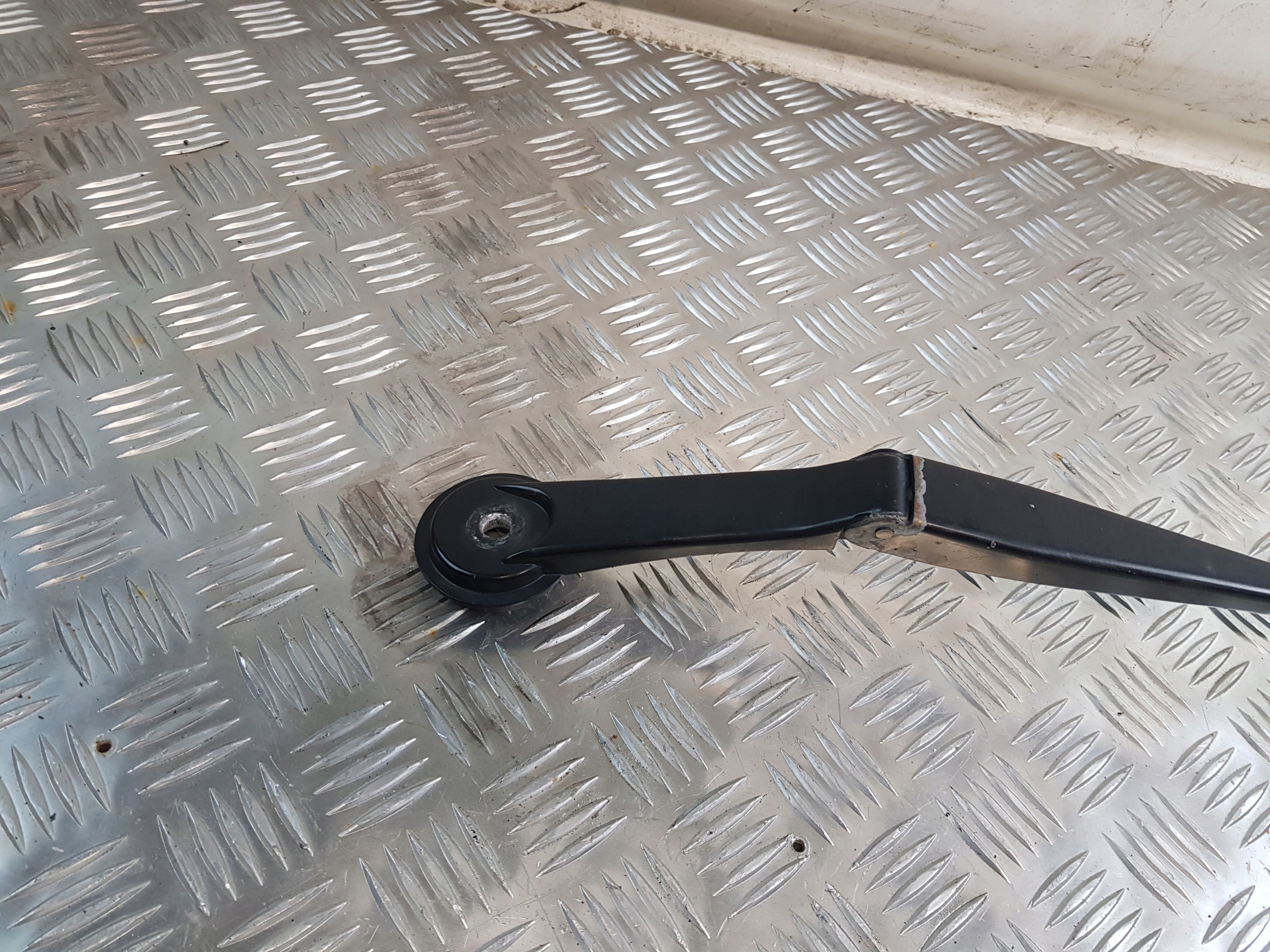 FORD FOCUS MK3 KOMBI 16R- wiper arm right front BM5117526BC