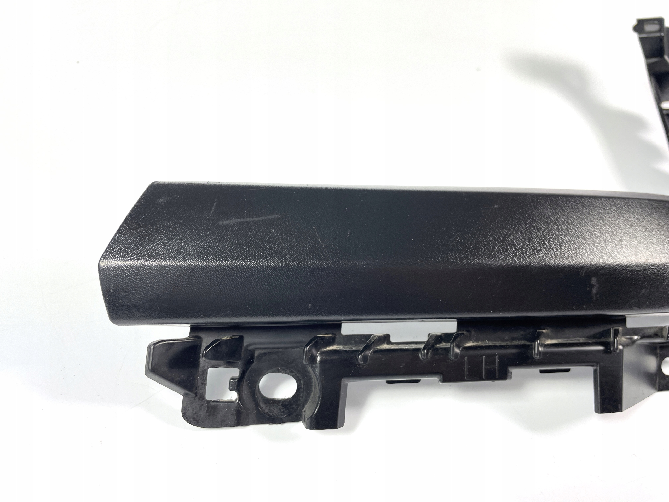 Ram 1500 covering moulding grilla left 2021-24