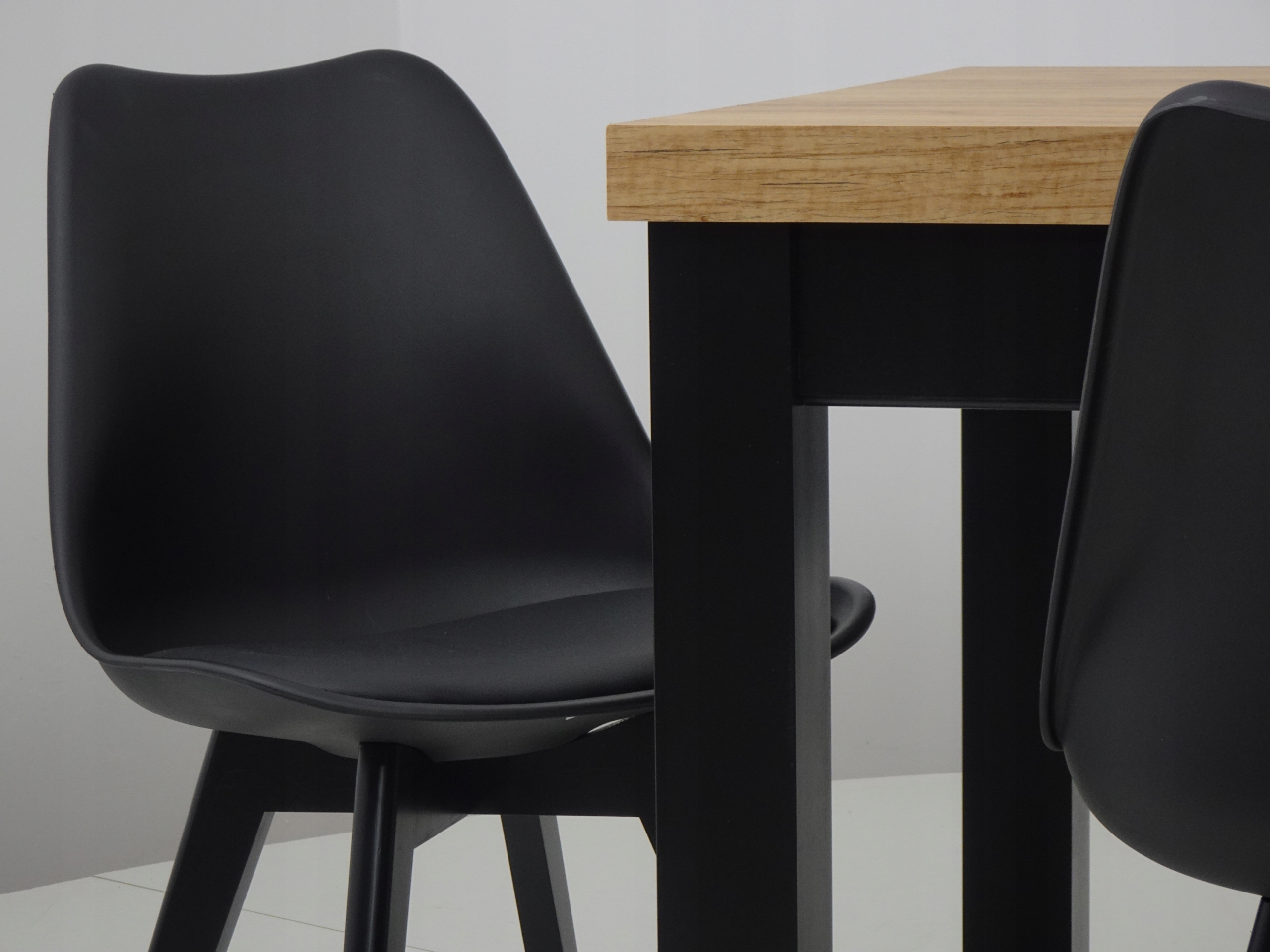 Nowoczesny LOFTOWY zestaw 4 krzesła i stół do 210 Liczba elementów w zestawie 5