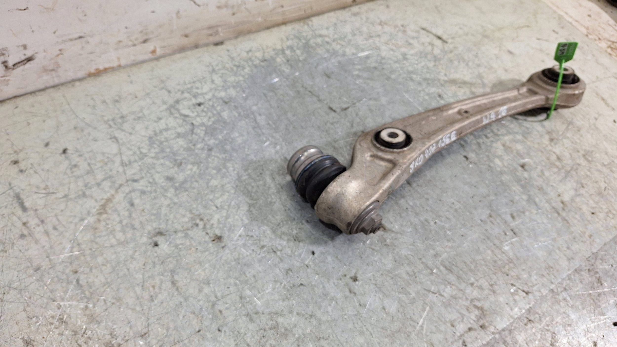 arm right front 8K0407156C AUDI A4 B8 A5 8T Q5 8R A6 C7