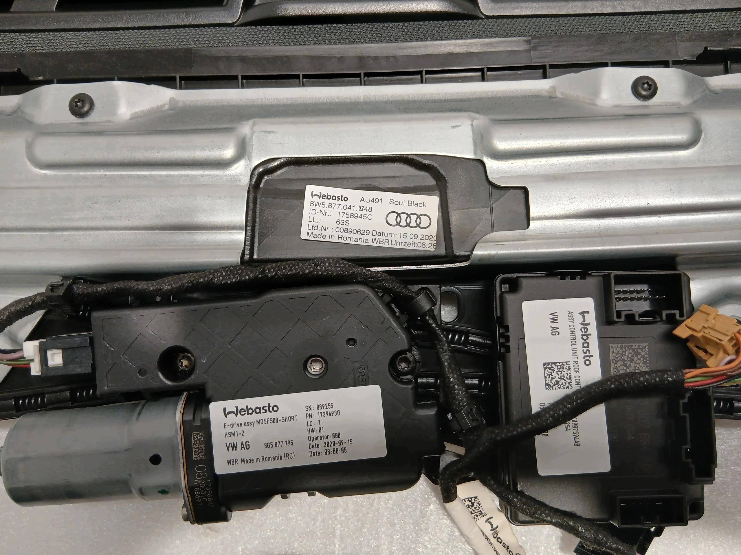 AUDI A4 B9 Sedan PANORAMA Schiebedach 8W5877255 8W5877041
