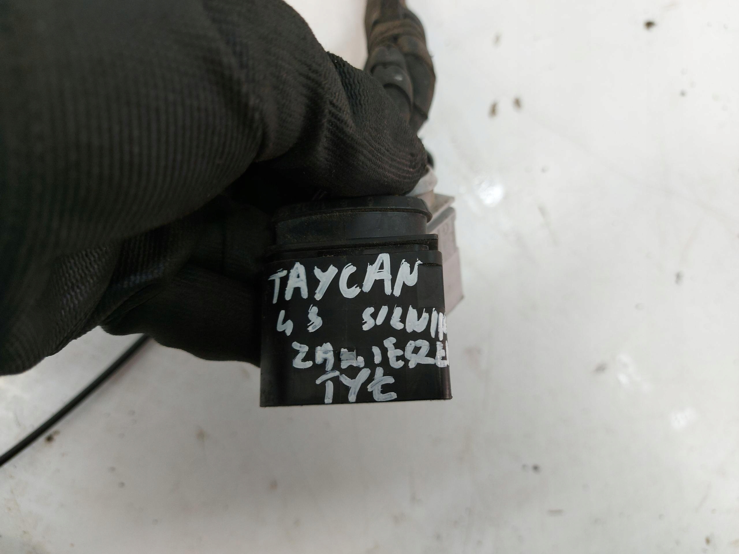 Porsche Taycan 4S 9J1 2022 bundle motor wiring springing rear part