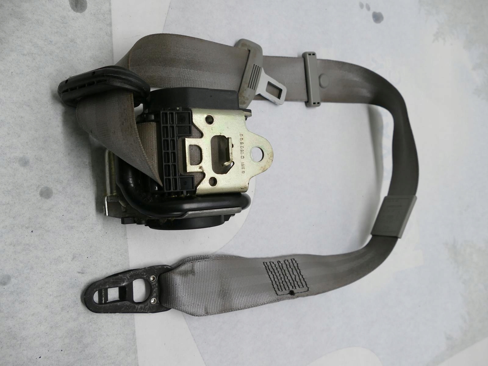 AUDI A8 II D3 LIFT Gurten Sicherheits rechts vorne