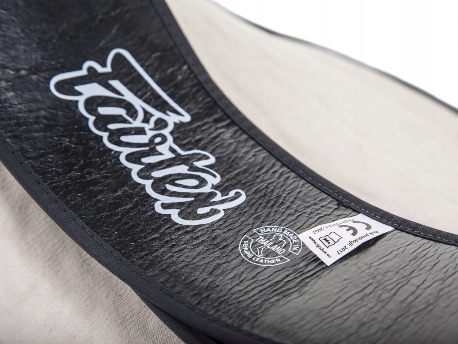 Поясь Для Тренажера Fairtex Bpv1 (Чорний/Білий) 