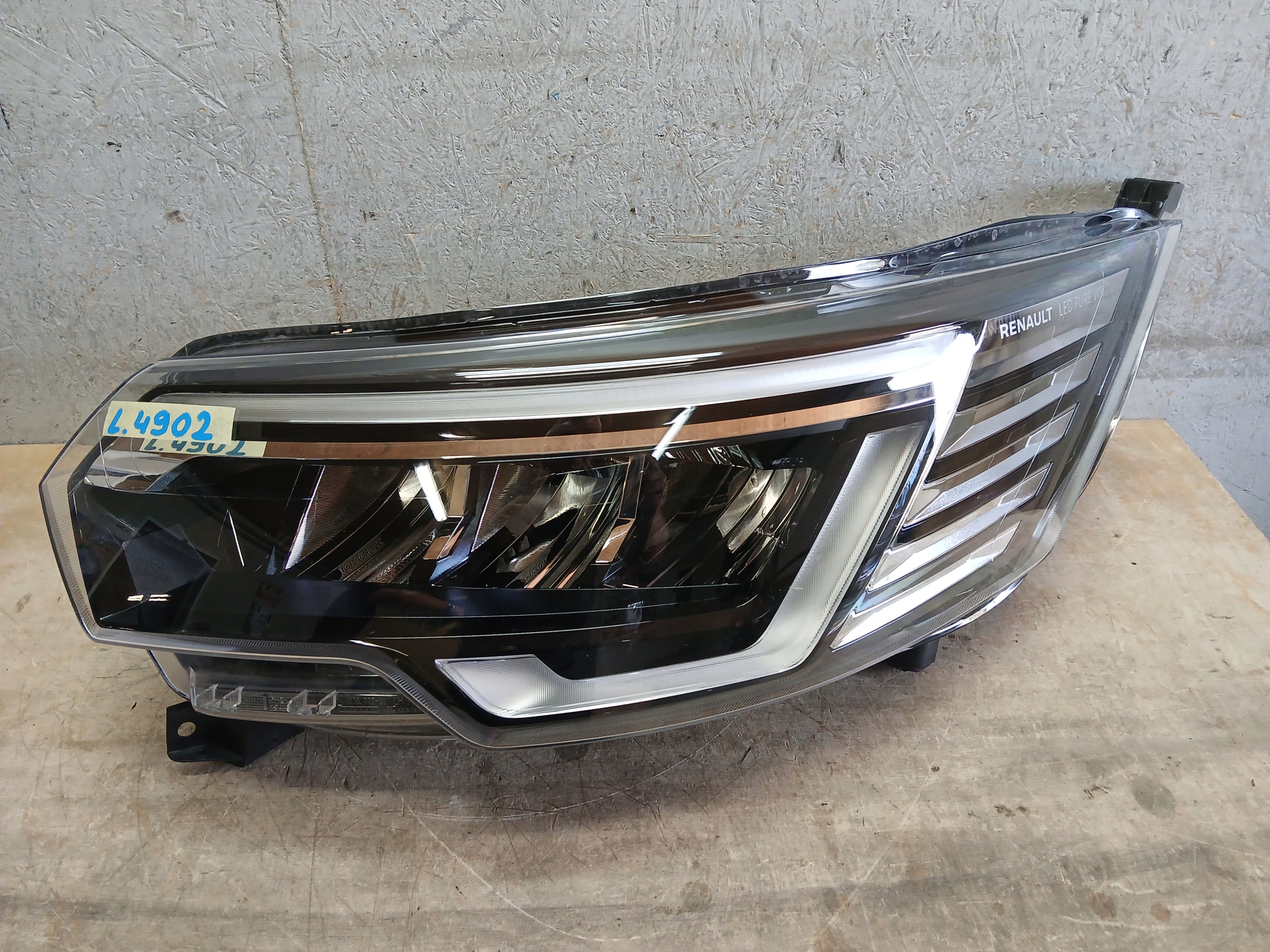 light front left RENAULT TRAFIC III 3 LIFT 21- FULL LED 260601790R