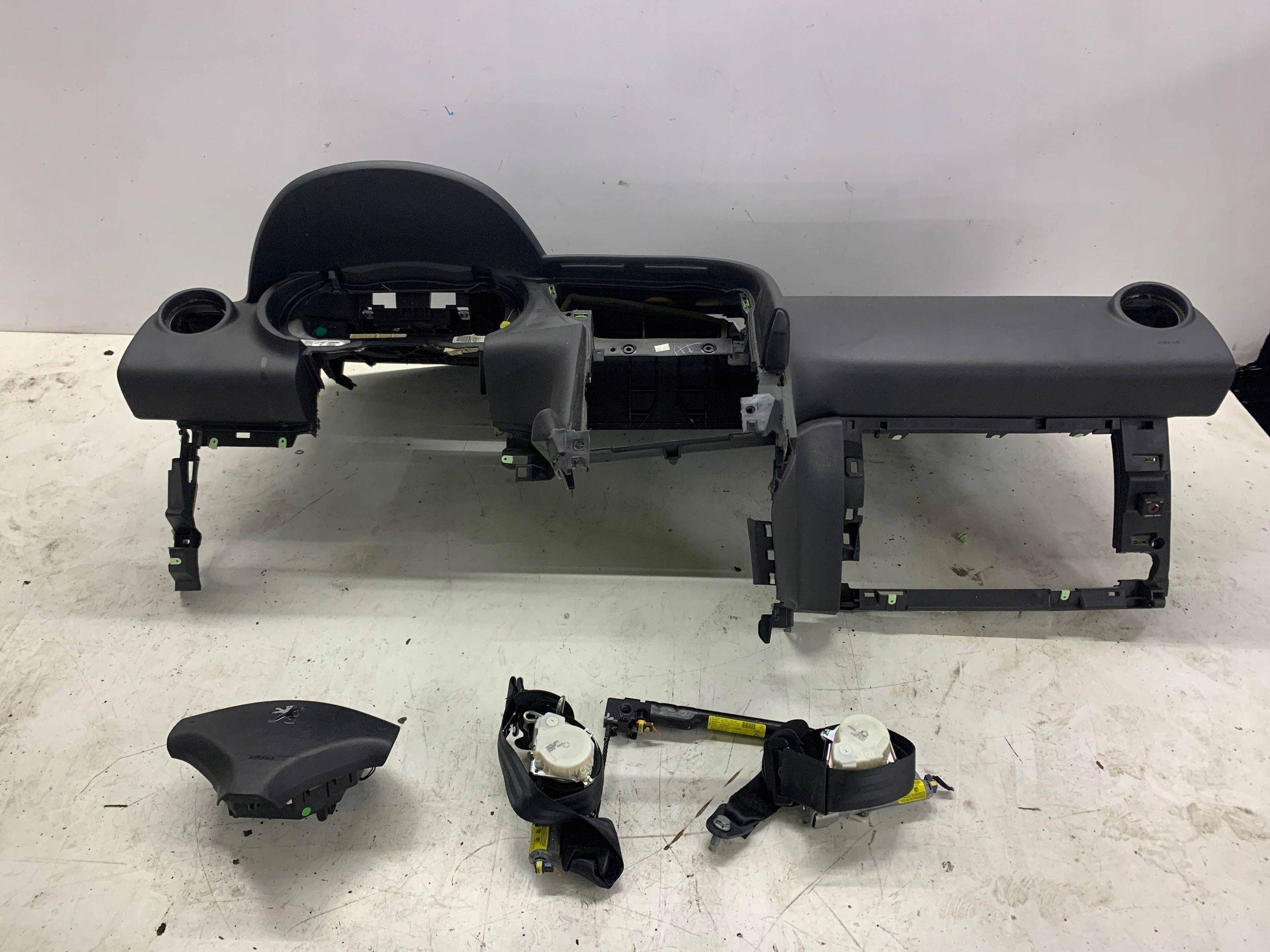 dashboard instrument panel console tension belts airbag PEUGEOT 3008 and (2009-2016)
