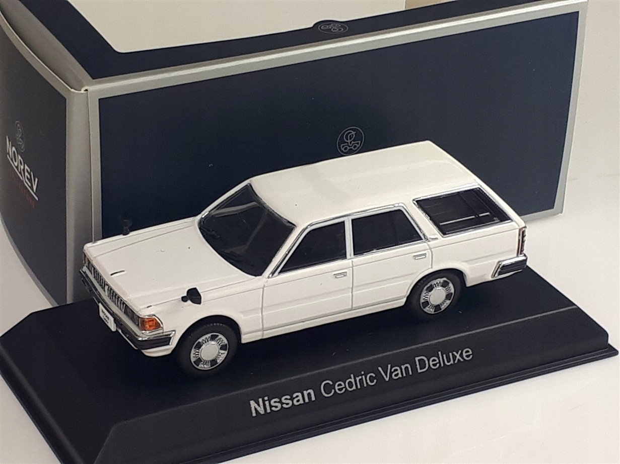 Norev Nissan Cedric Van Deluxe 1995 Bílá 1:43