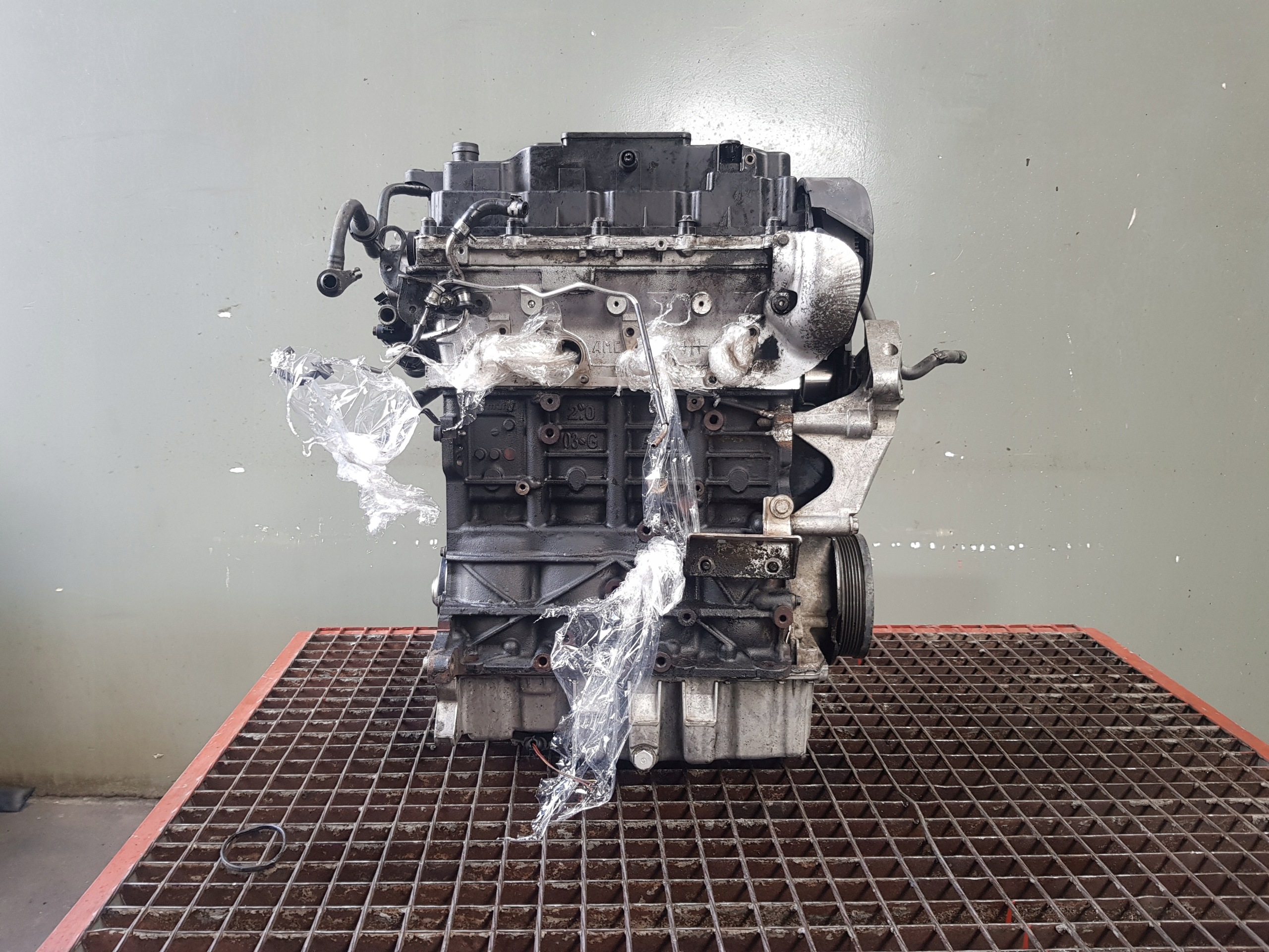 engine DIESEL- pillar VOLKSWAGEN PASSAT B6 BMN
