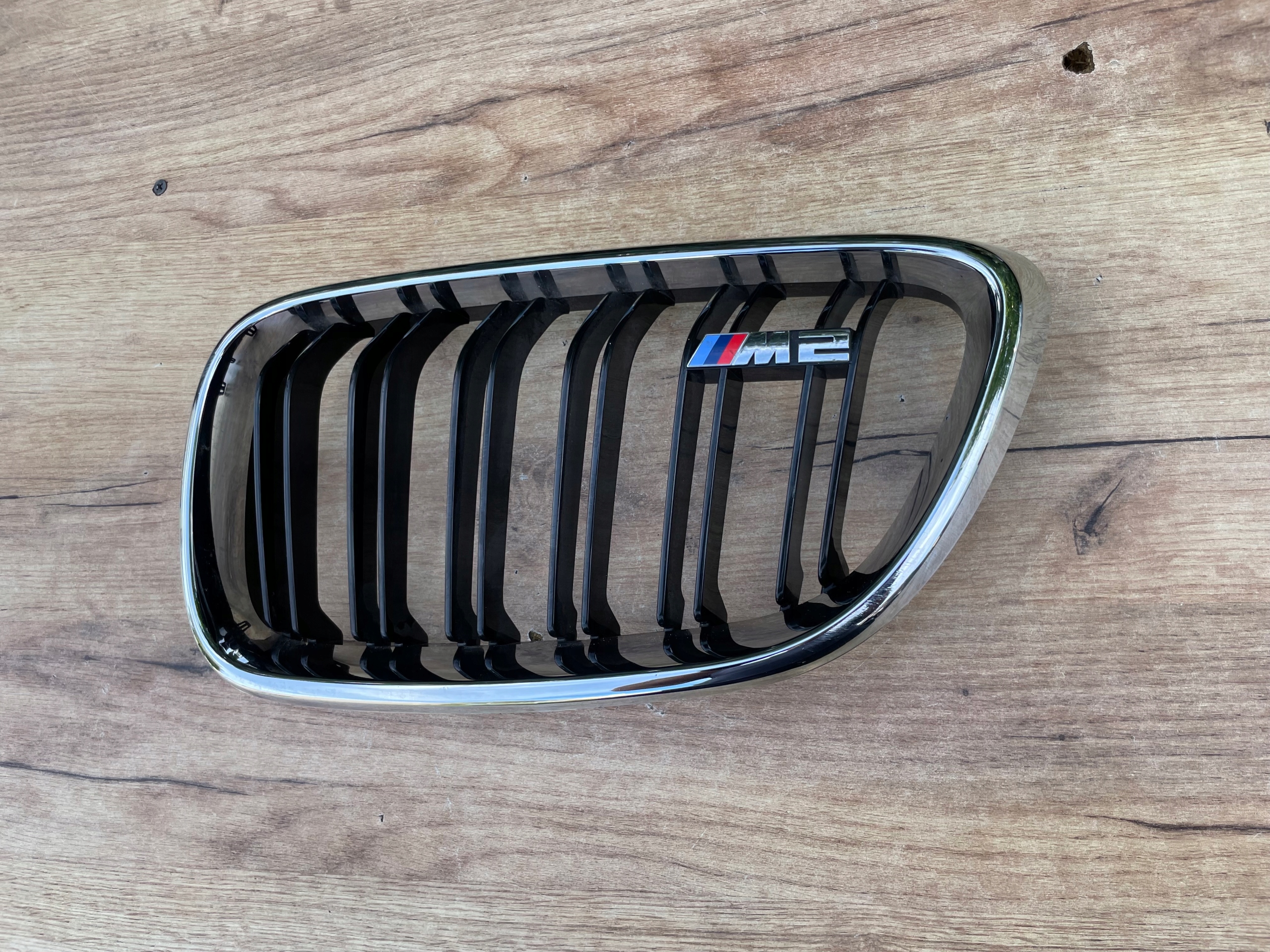 kidney grille grille radiator left 2355447 8064143 BMW M2
