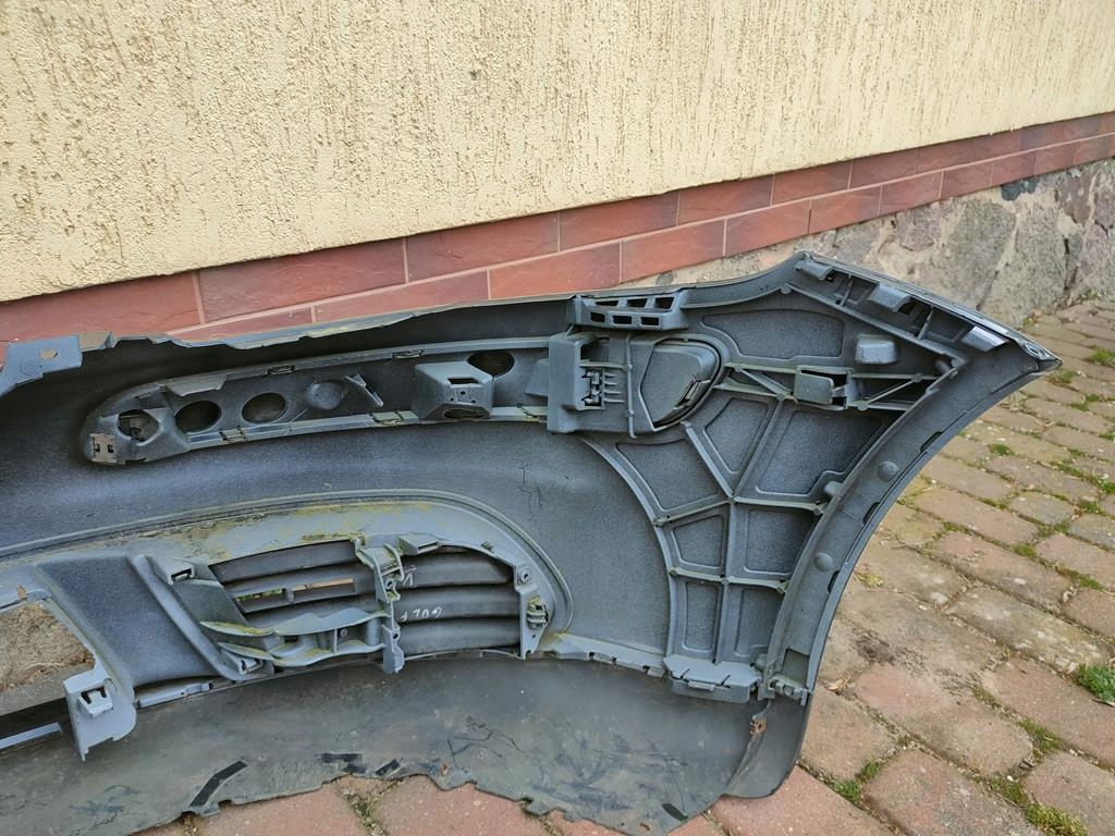бампер передний vw Golf V PLUS 5M0