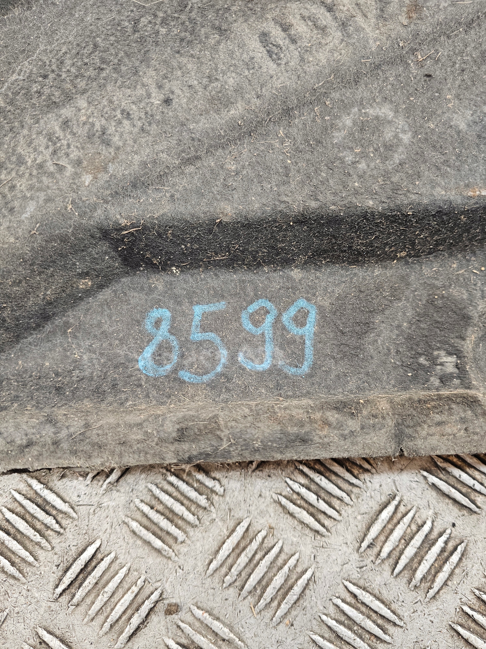 AUDI A6 C7 Blende Abdeckung des Bodens Unterfahrschutz 4G0825216A