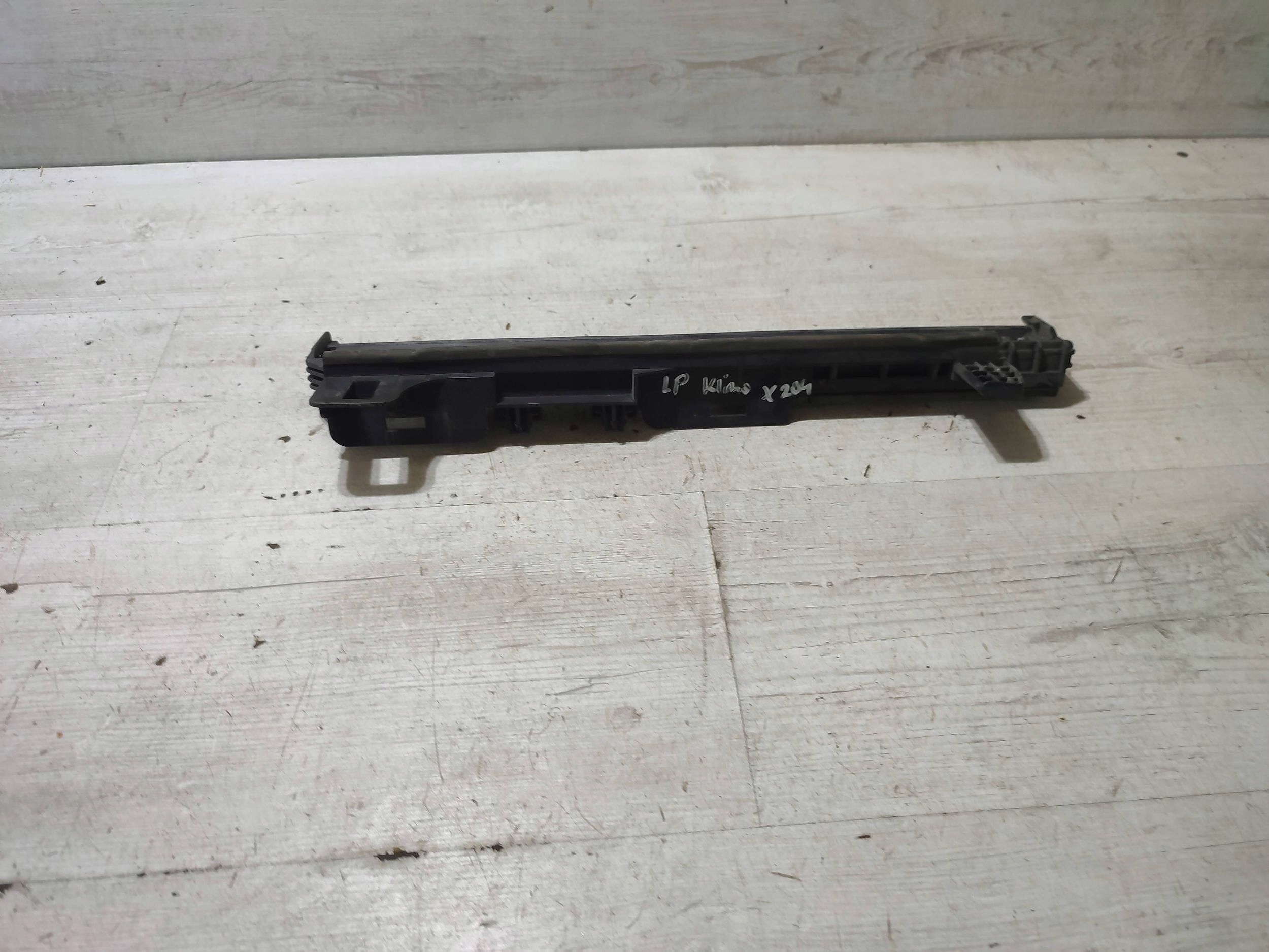 Mercedes-Benz GLK (X204) 2013 front left bracket holder radiator