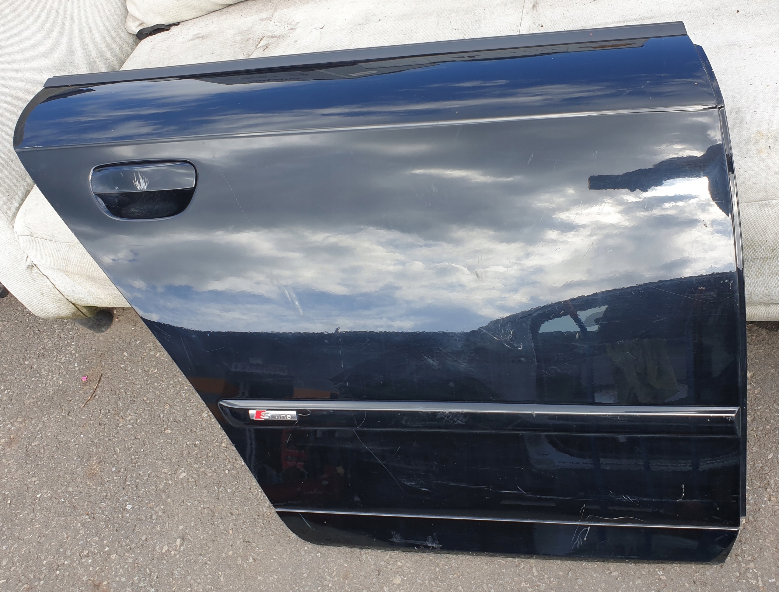 door right rear. AUDI A4 B7 8E original