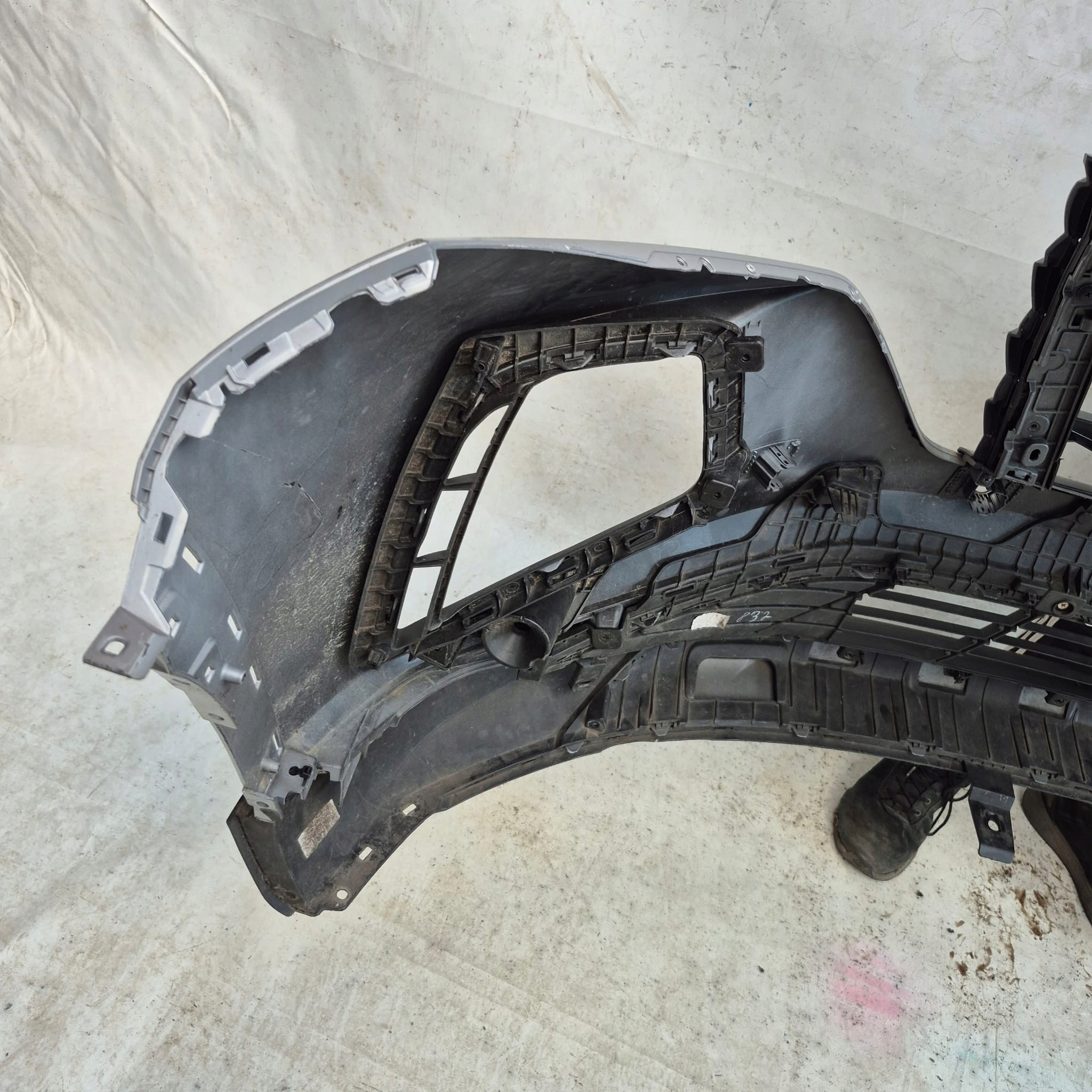 HYUNDAI TUCSON IV 4 20-> bumper front front PDC