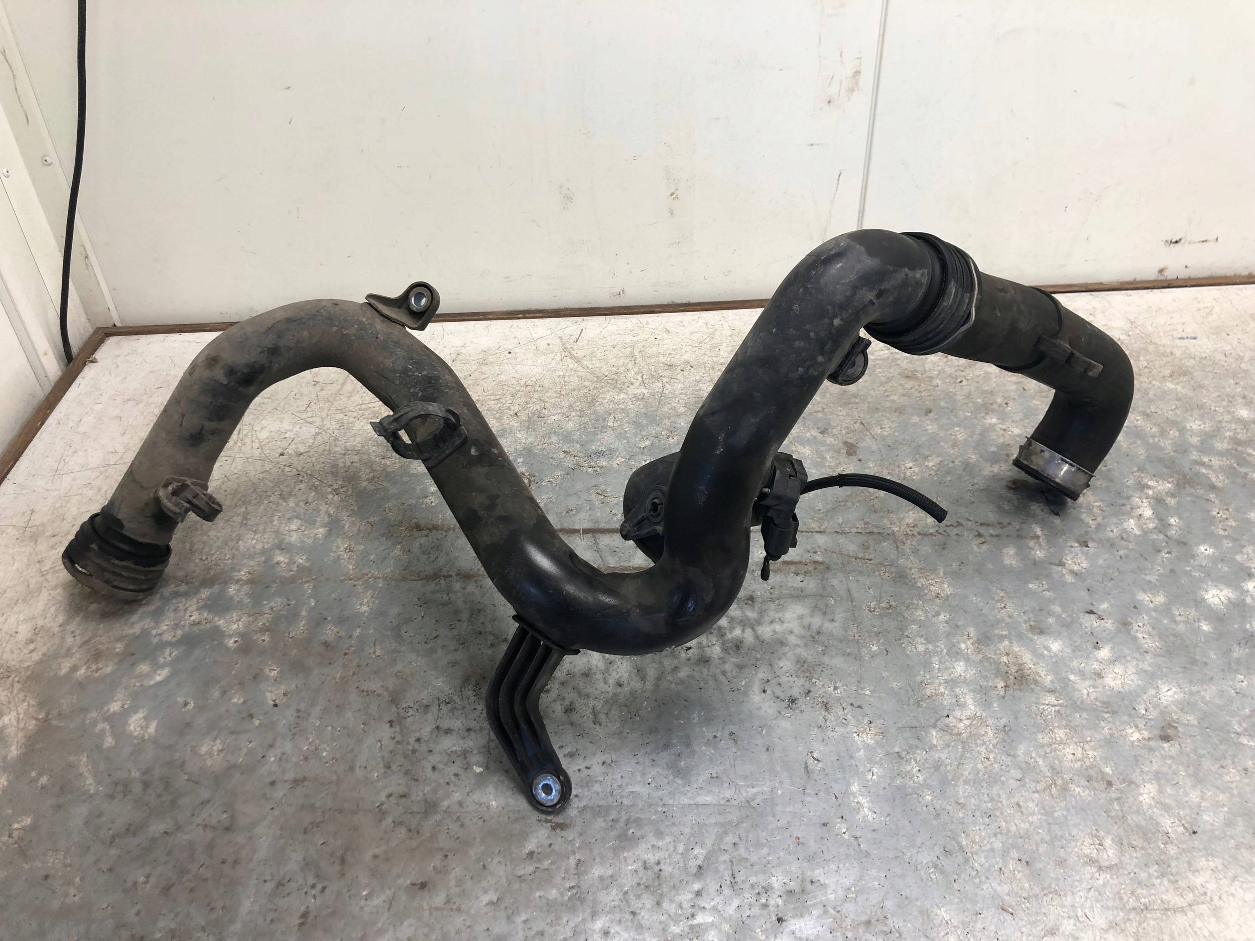 trouba vedení intercoolera SEAT LEON II 1K0145762AT