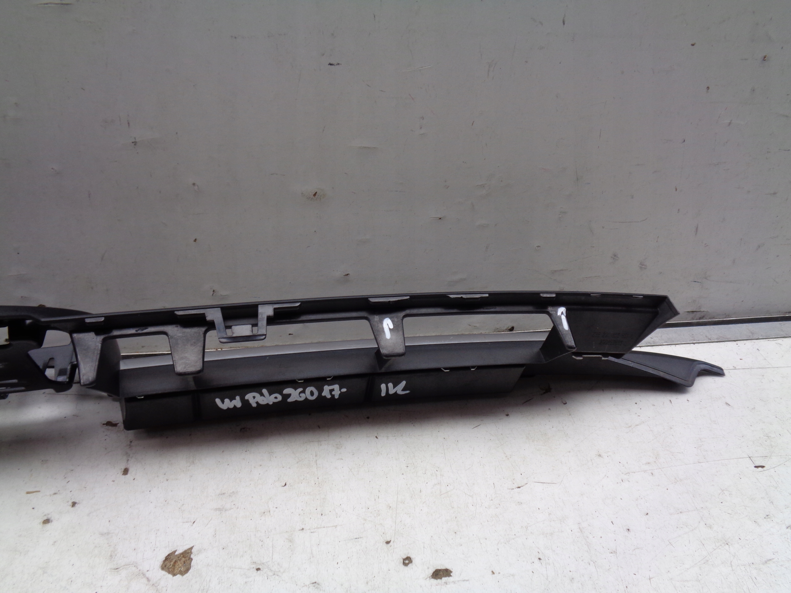 Grille VW POLO 2G 2G0 17