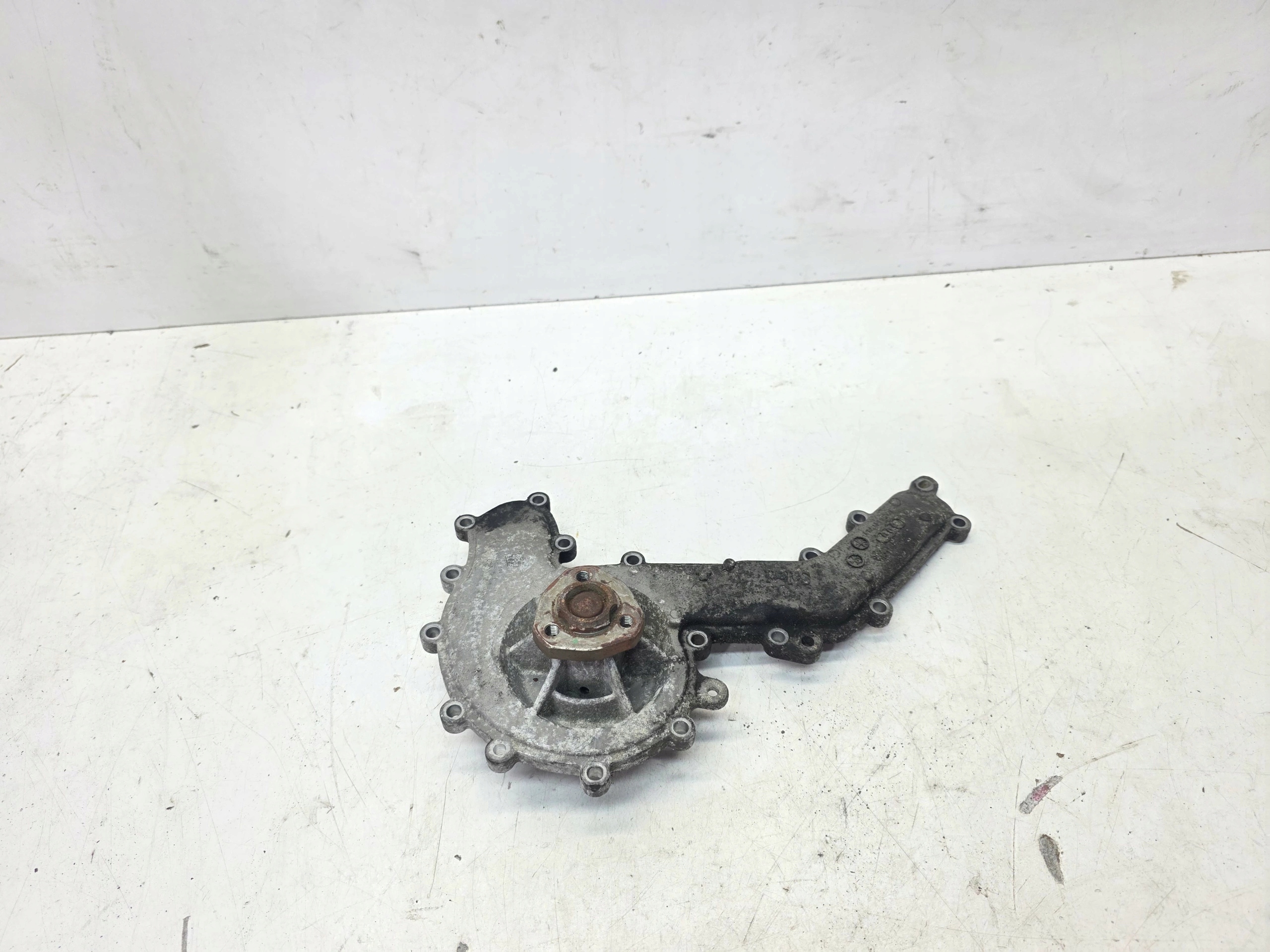 vízpumpa AUDI Q7 4M A6 A7 A8 3.0 TDI 059121008G