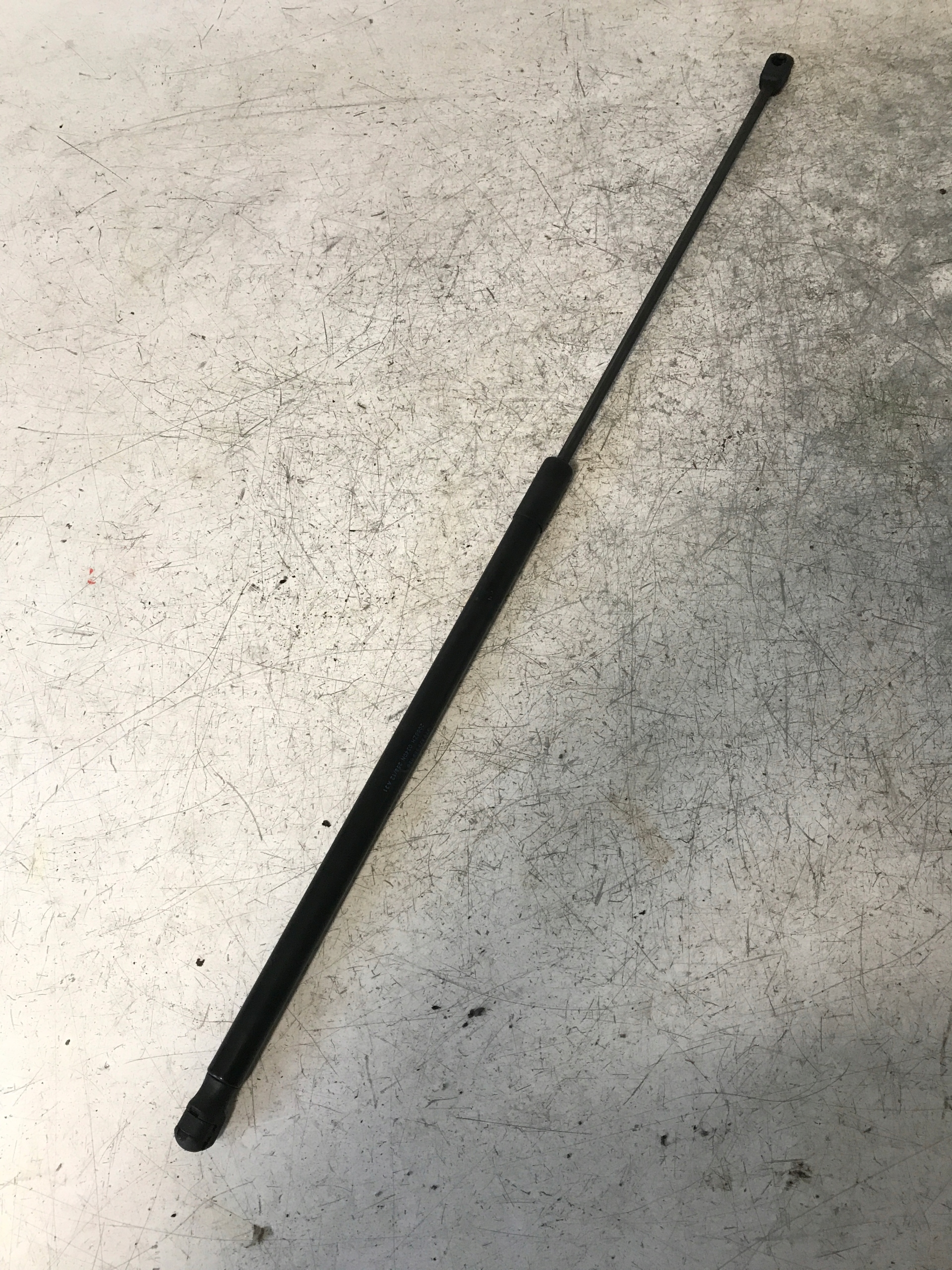 Dämpfer der Kühlergrill AUDI A5 8T0823359
