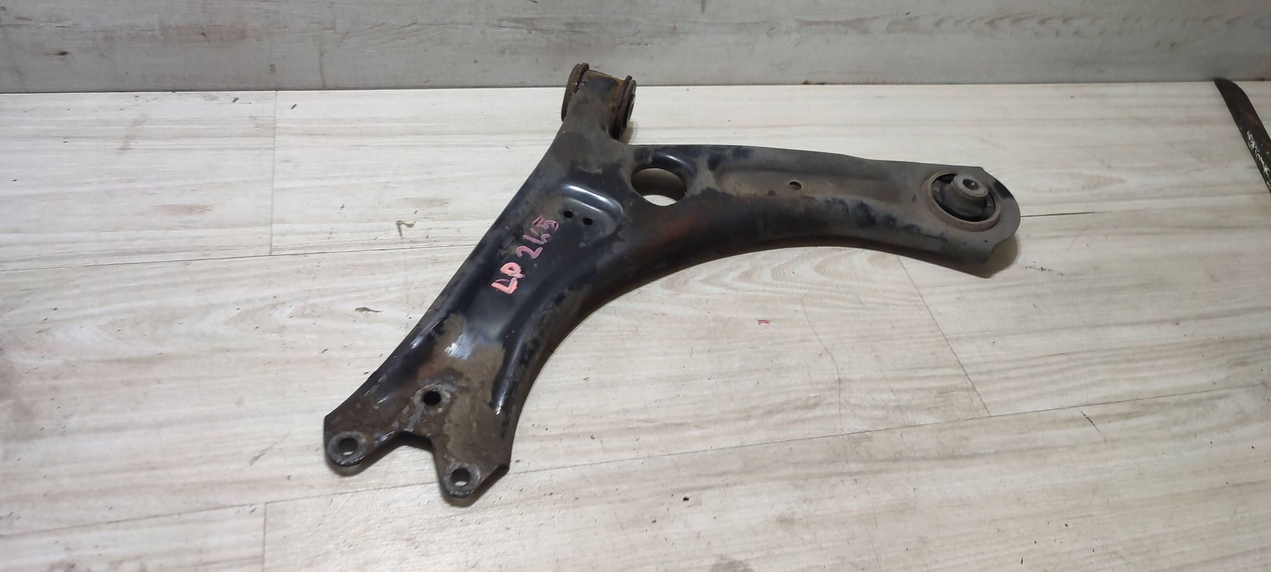 arm front lower front side left Volkswagen Caddy 1K0407151BG
