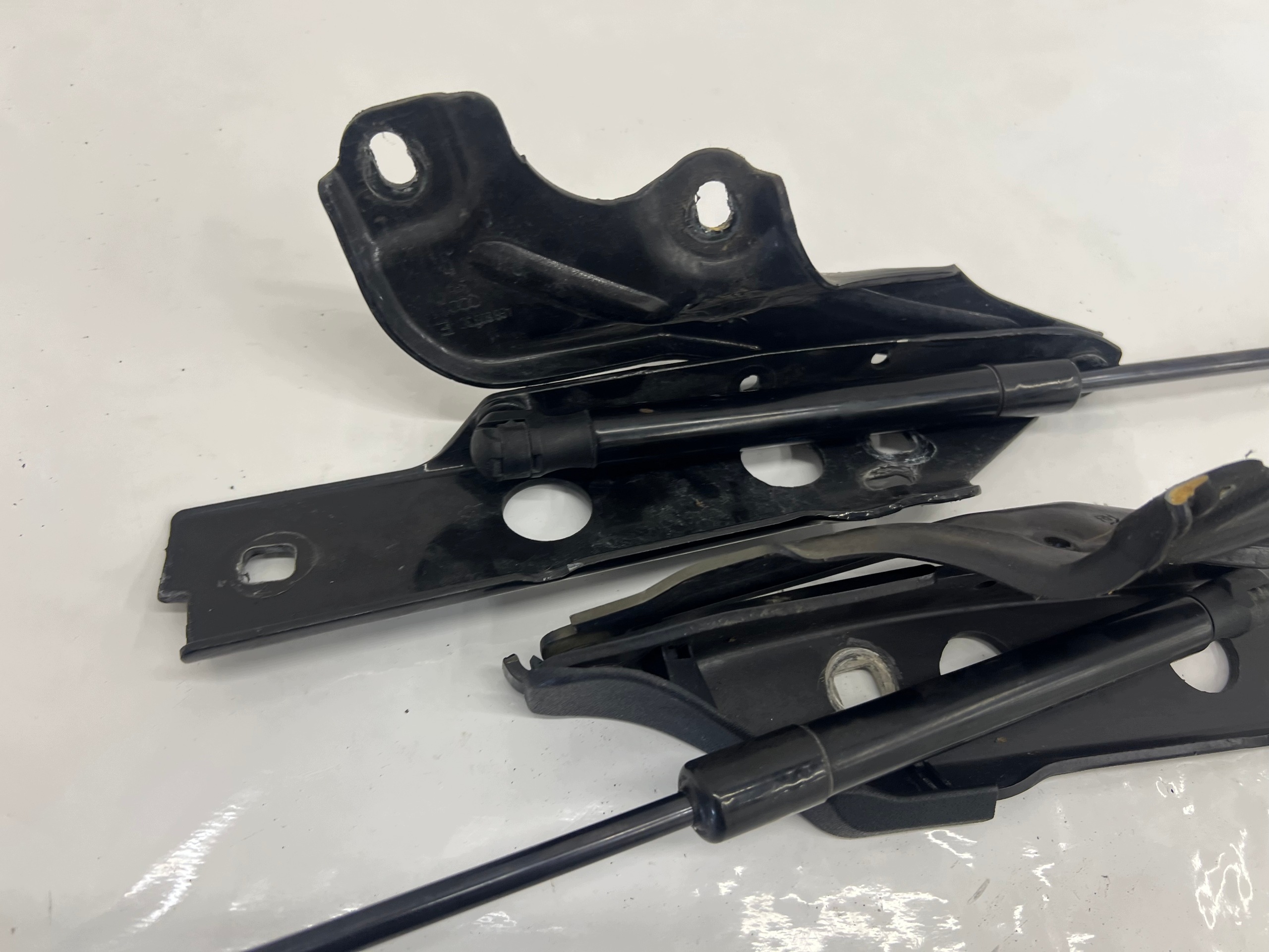 AUDI A6 C7 hinge bonnets left + right LX7U 4G8823301E 4G8823302C