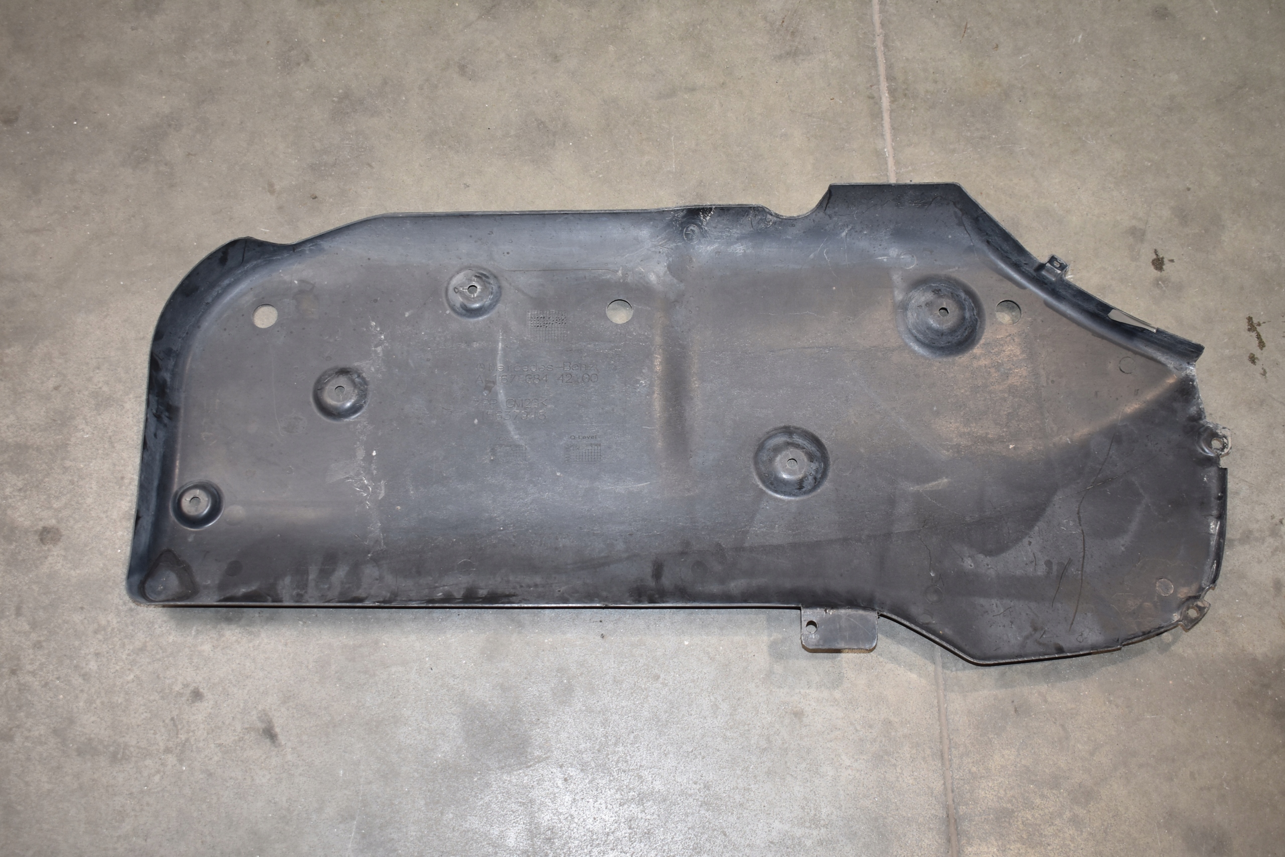 IDEALNA cover chassis MERCEDES W167 GLE GLS 1