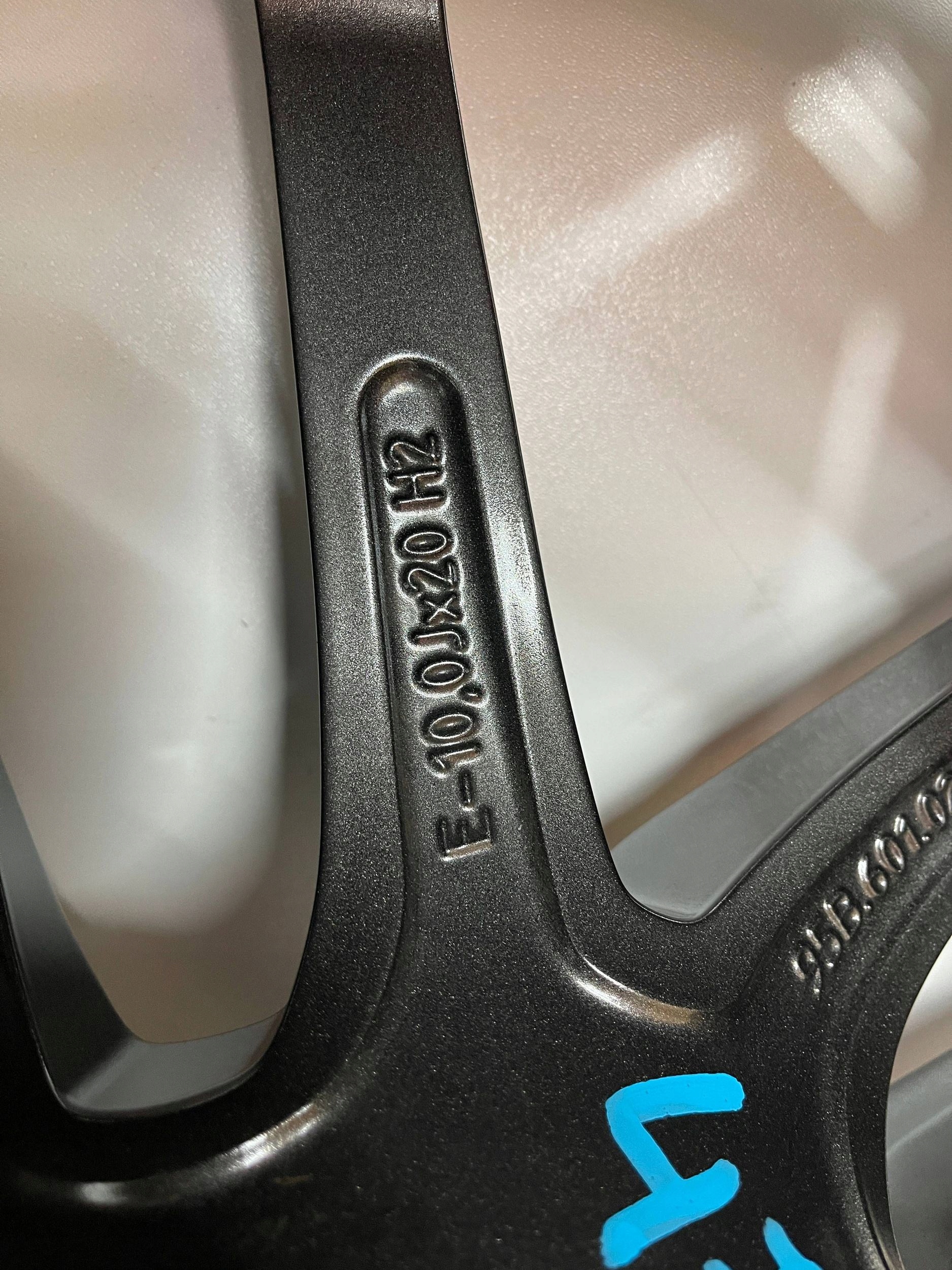 disk hliníkový 20'' Porsche Macan 95B 10J ET19 95B601025EK