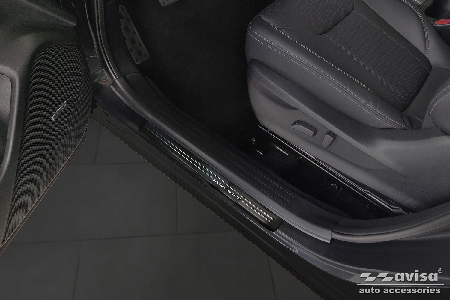 SUBARU FORESTER V suv NAKŁADKI PROGOWE LISTWY NA PROGI STALOWE EAN (GTIN) 5901250202044