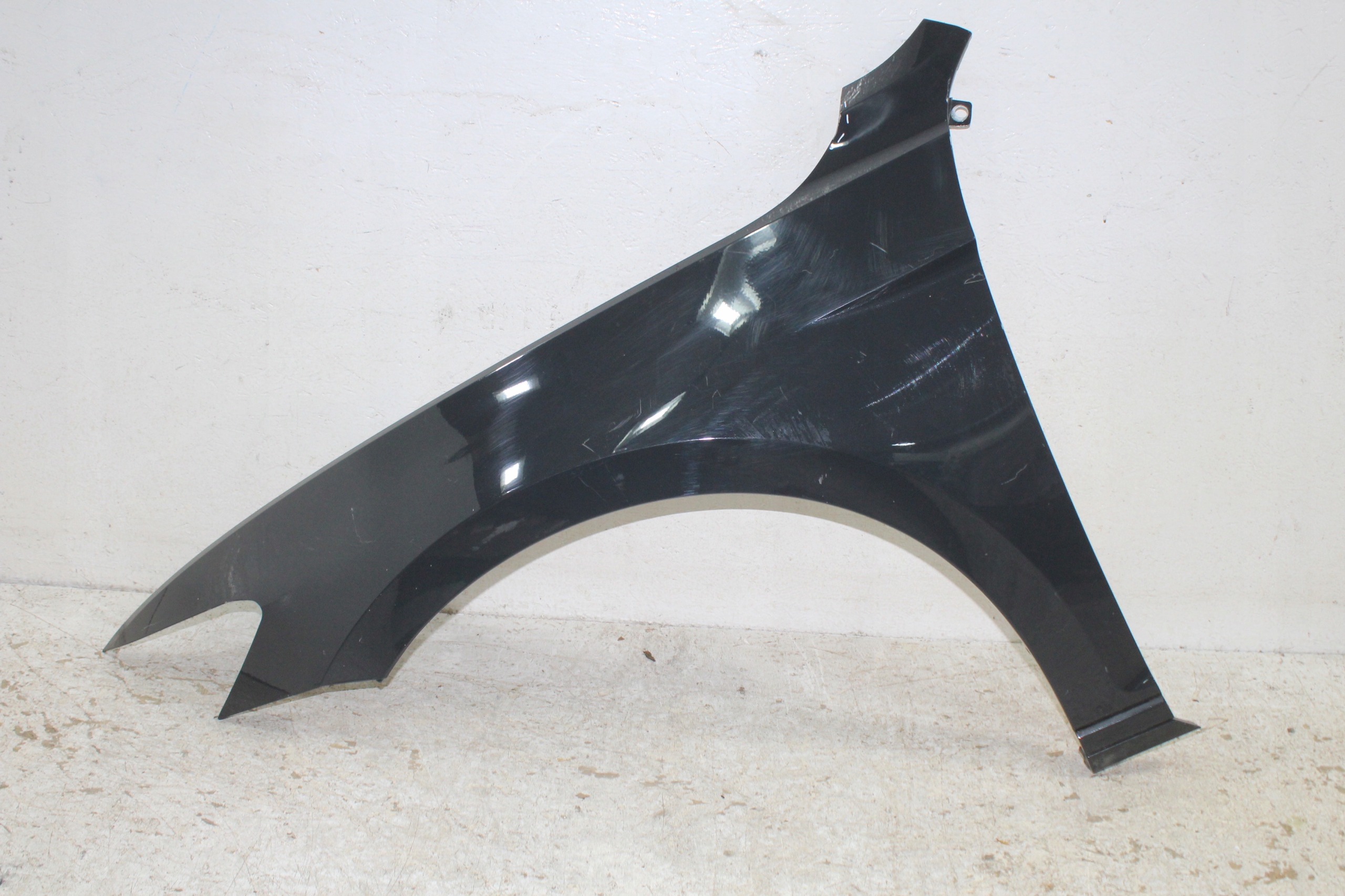 VW Passat B8 fender left front front 3G0821105