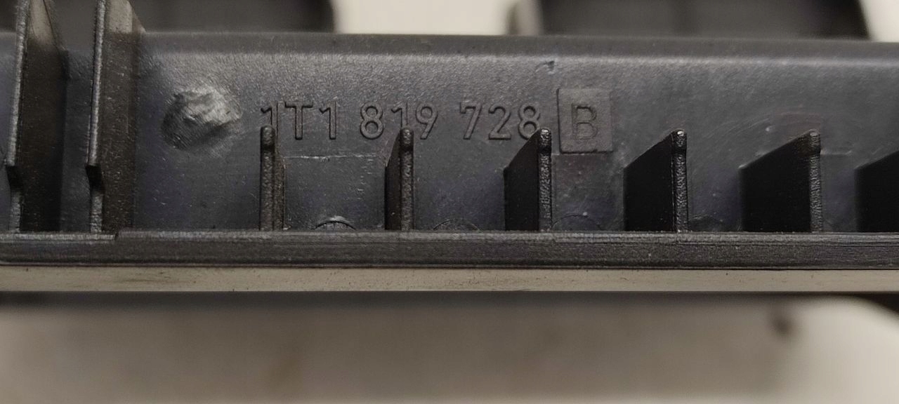 grid air conditioning devices consoles VW Touran 2,0 TDI DSG