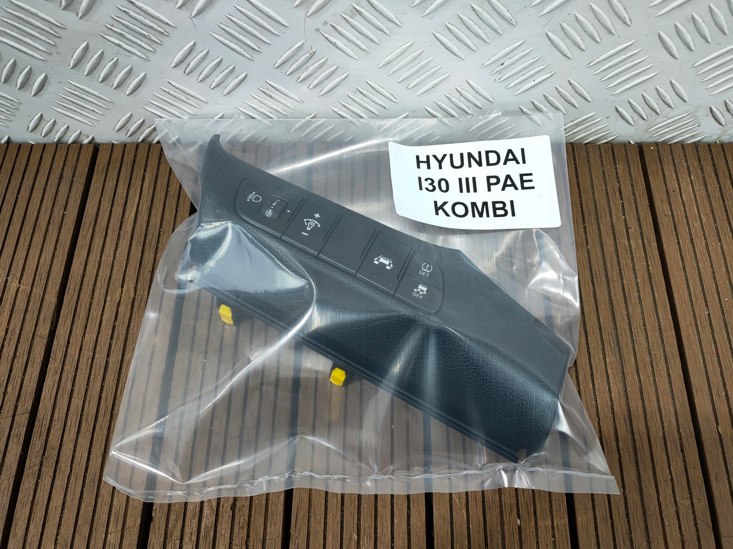 HYUNDAI i30 III 16-23 control panel buttons ASYSTENT 93701G4AF0 OE