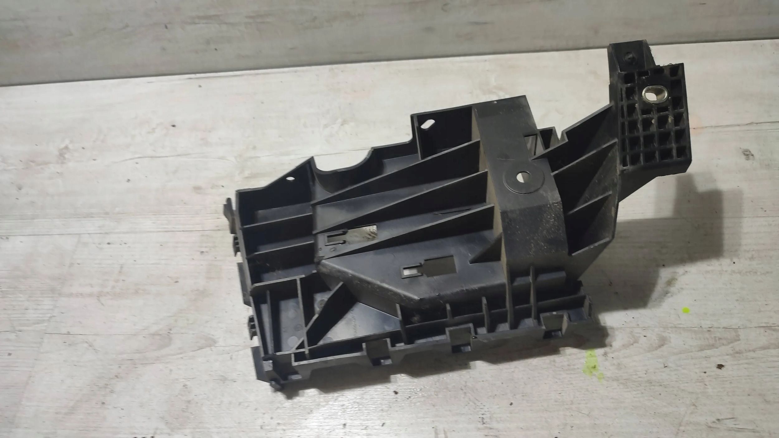 Ford Mondeo MK5 16r 2.0TDCi Support plaque Couvercle BSI