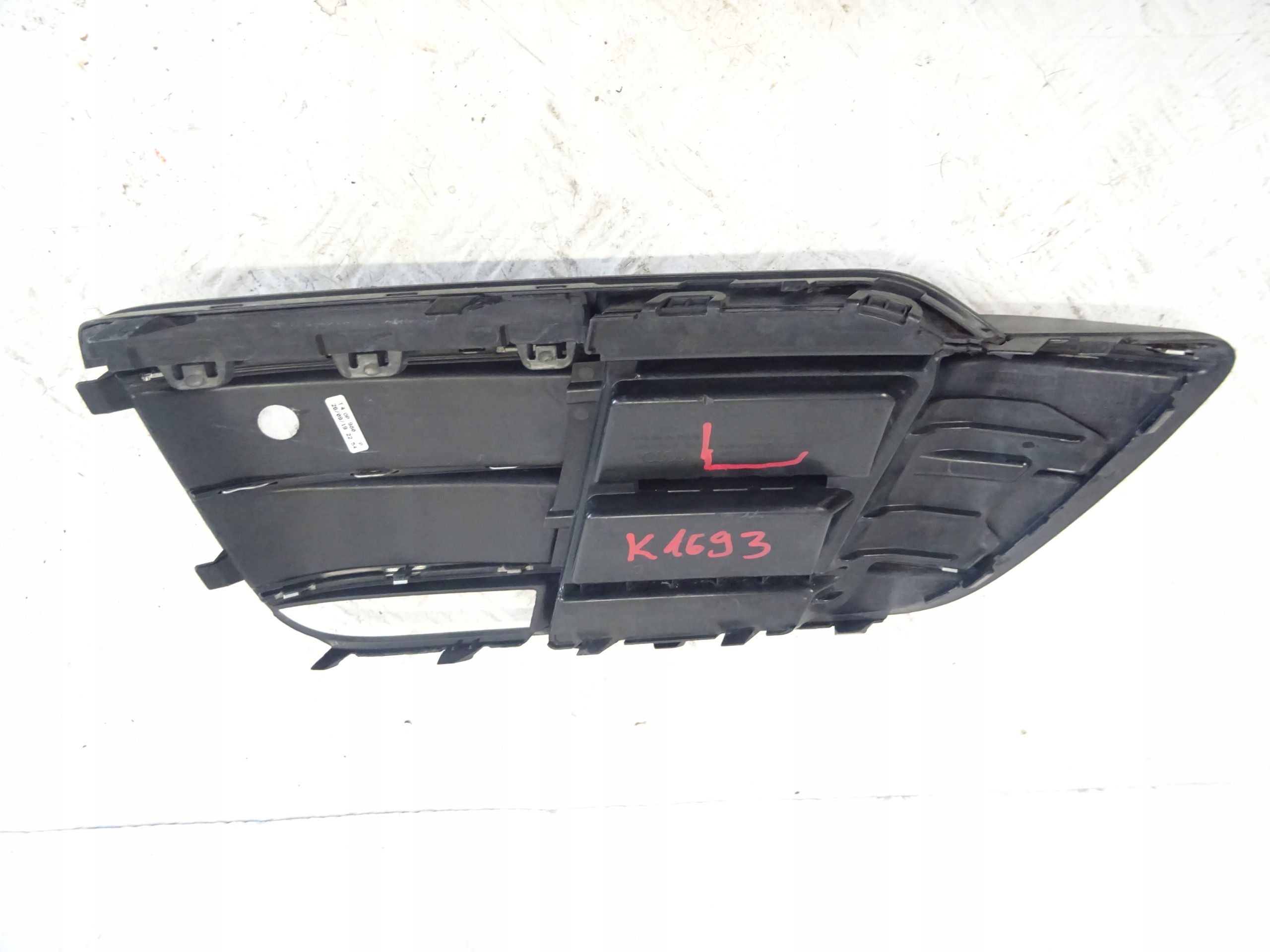 grid of a bumper front front right AUDI Q5 II S-LINE 80A807246B