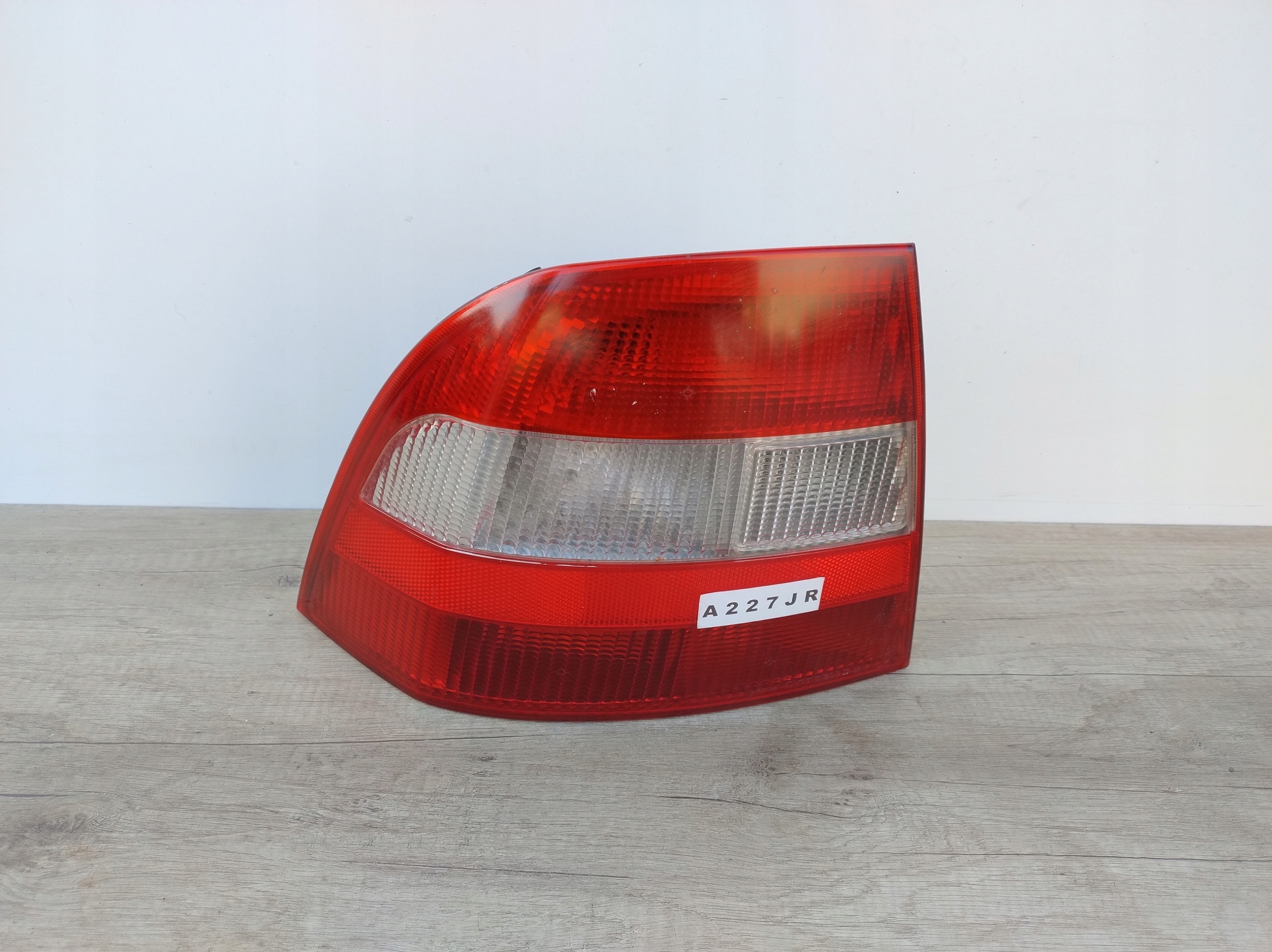 OPEL VECTRA B sedan 96-99 ROK left light rear part