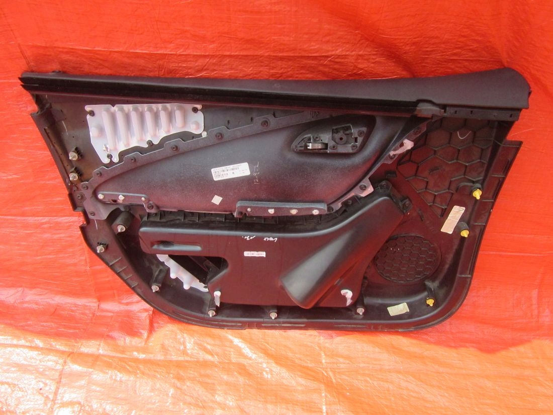 Chevrolet VOLT opel AMPERA 10-13 дверные карты зад перед