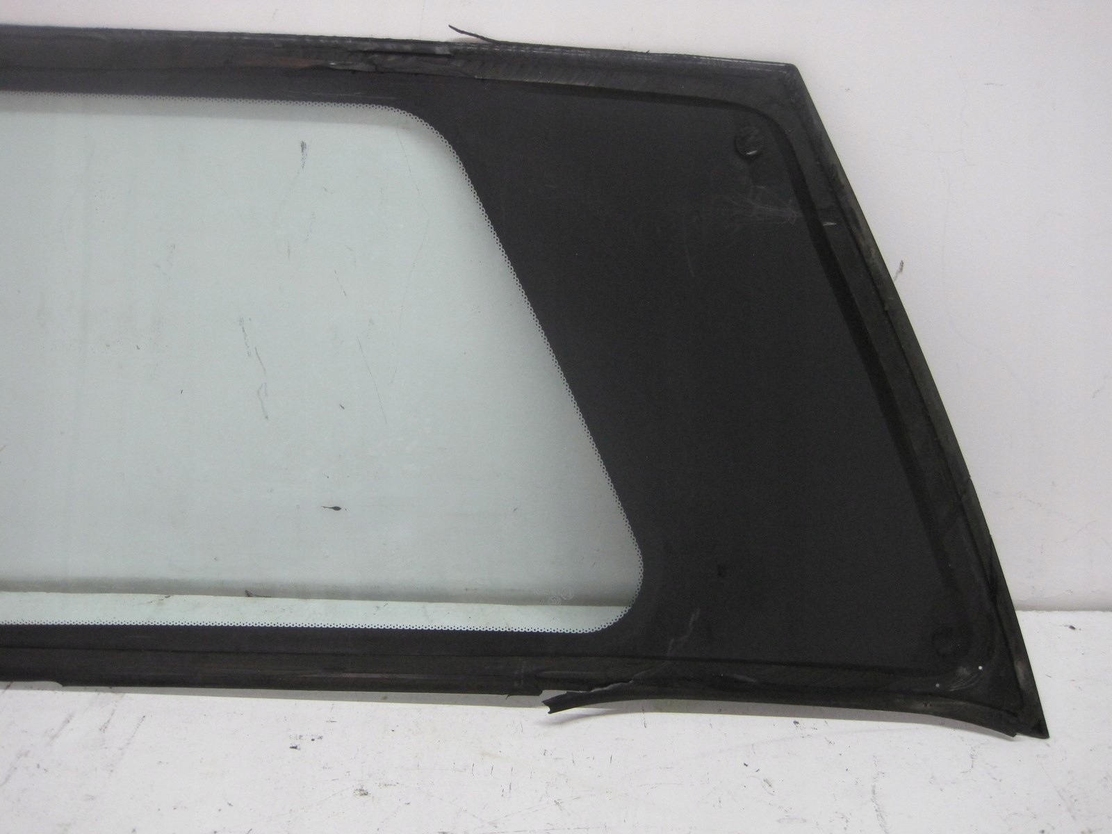 window side MITSUBISHI GRANDIS 06R right rear