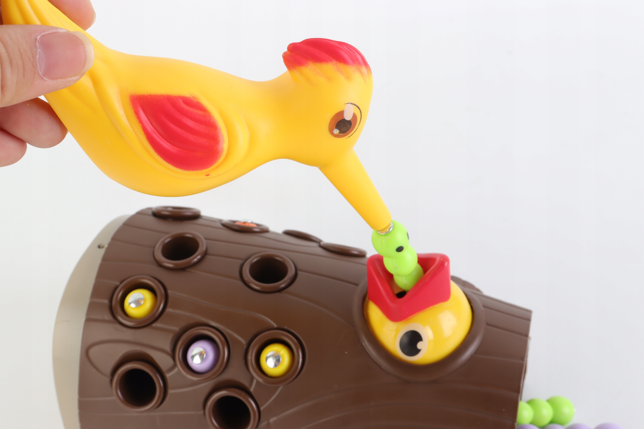 GRA MAGNETYCZNA NAKARM PTASZKA MONTESSORI DZIĘCIOŁ 12 ROBACZKÓW PREZENT HQ Płeć chłopcy dziewczynki