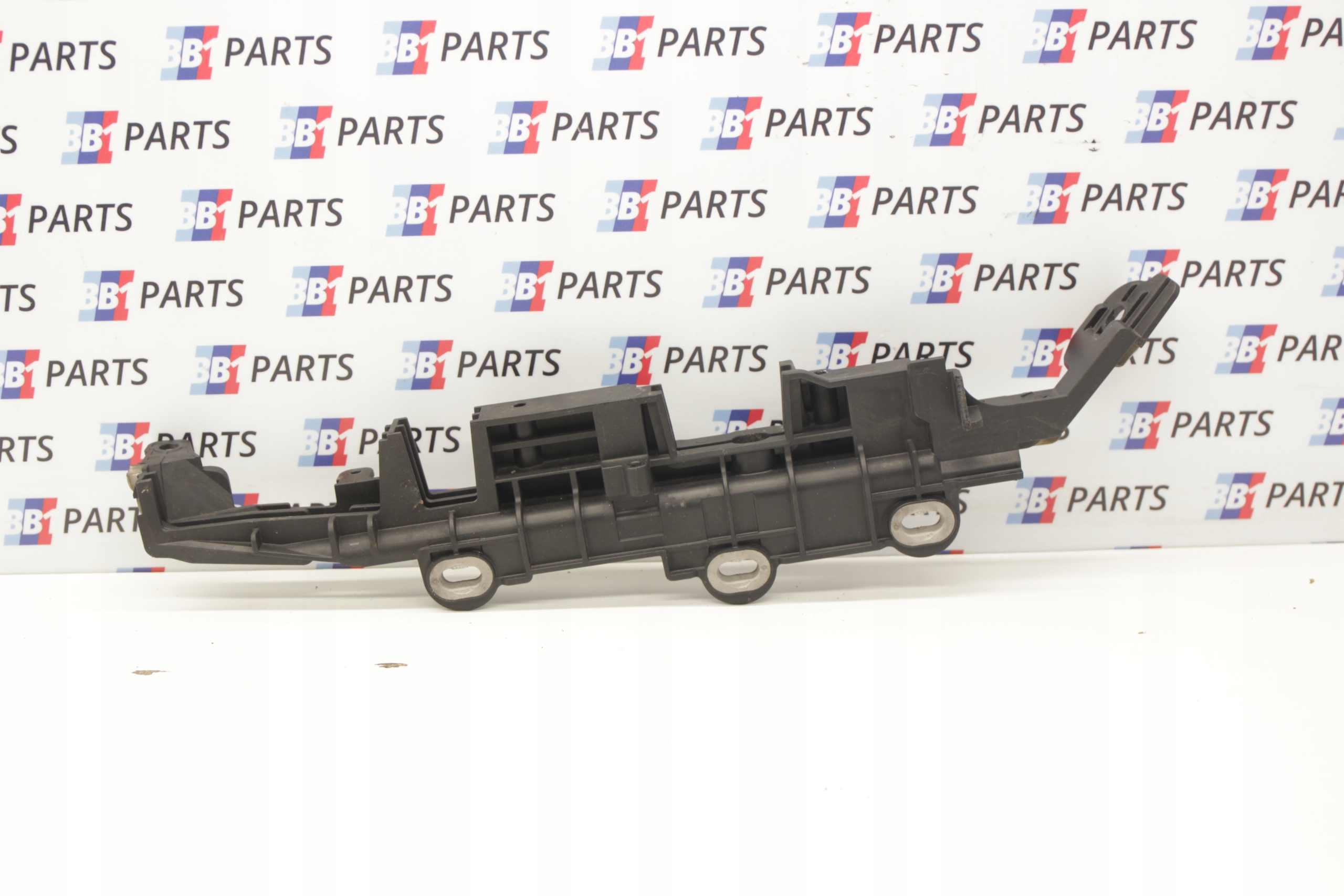 BMW G30 G31 console bracket under the window 9334788