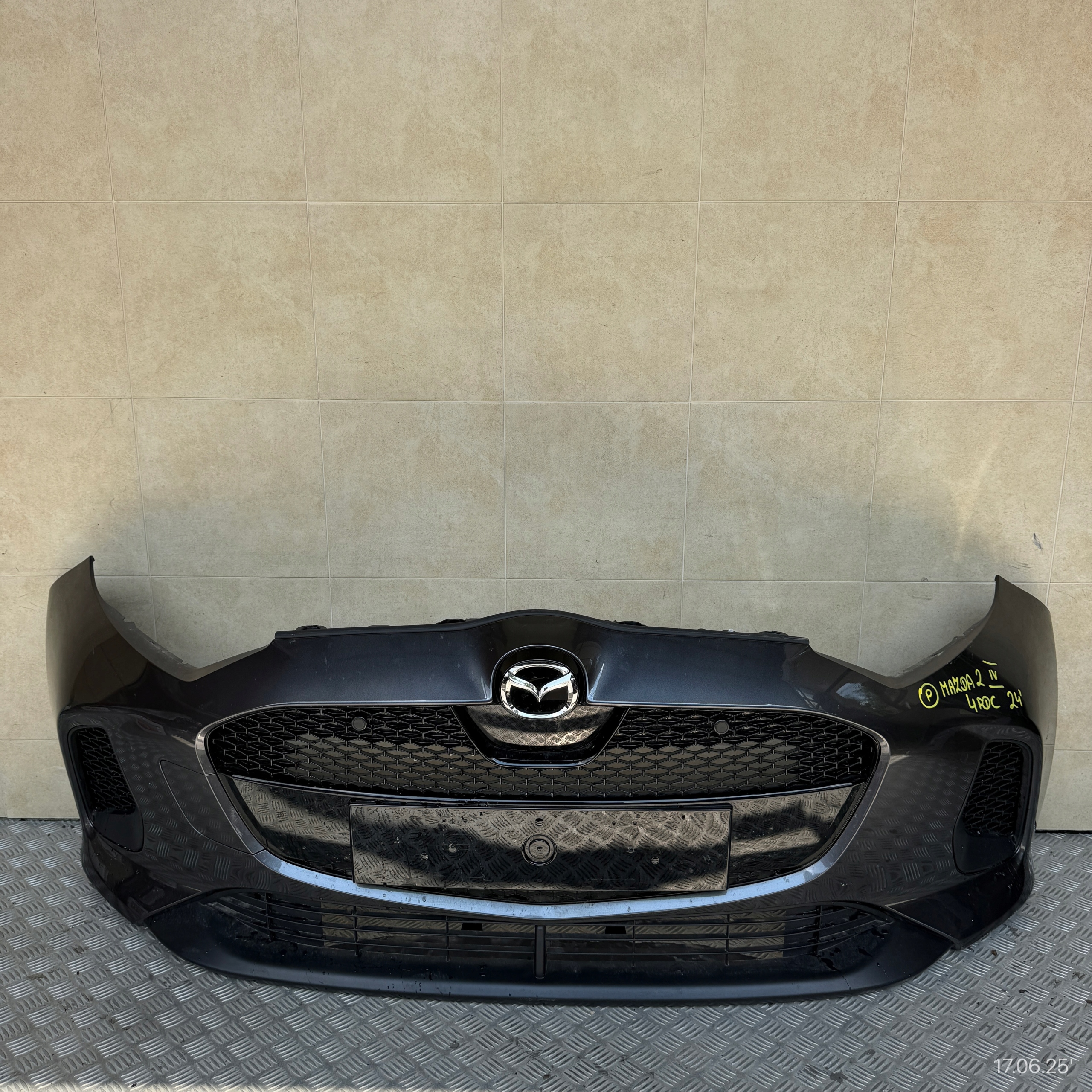 Frontstoßstange komplet MAZDA 2 IV 2024 ROK 4 PDC