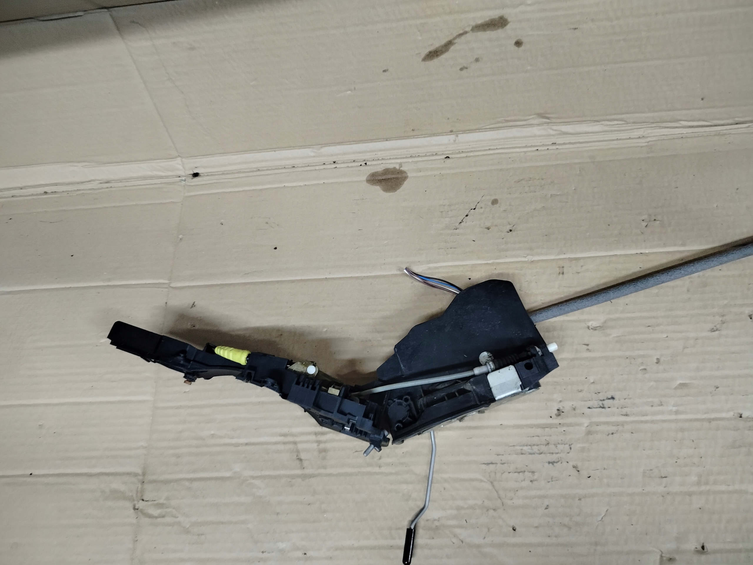 BMW 1 E87 Schloß Tür vorne vorne links 7167077