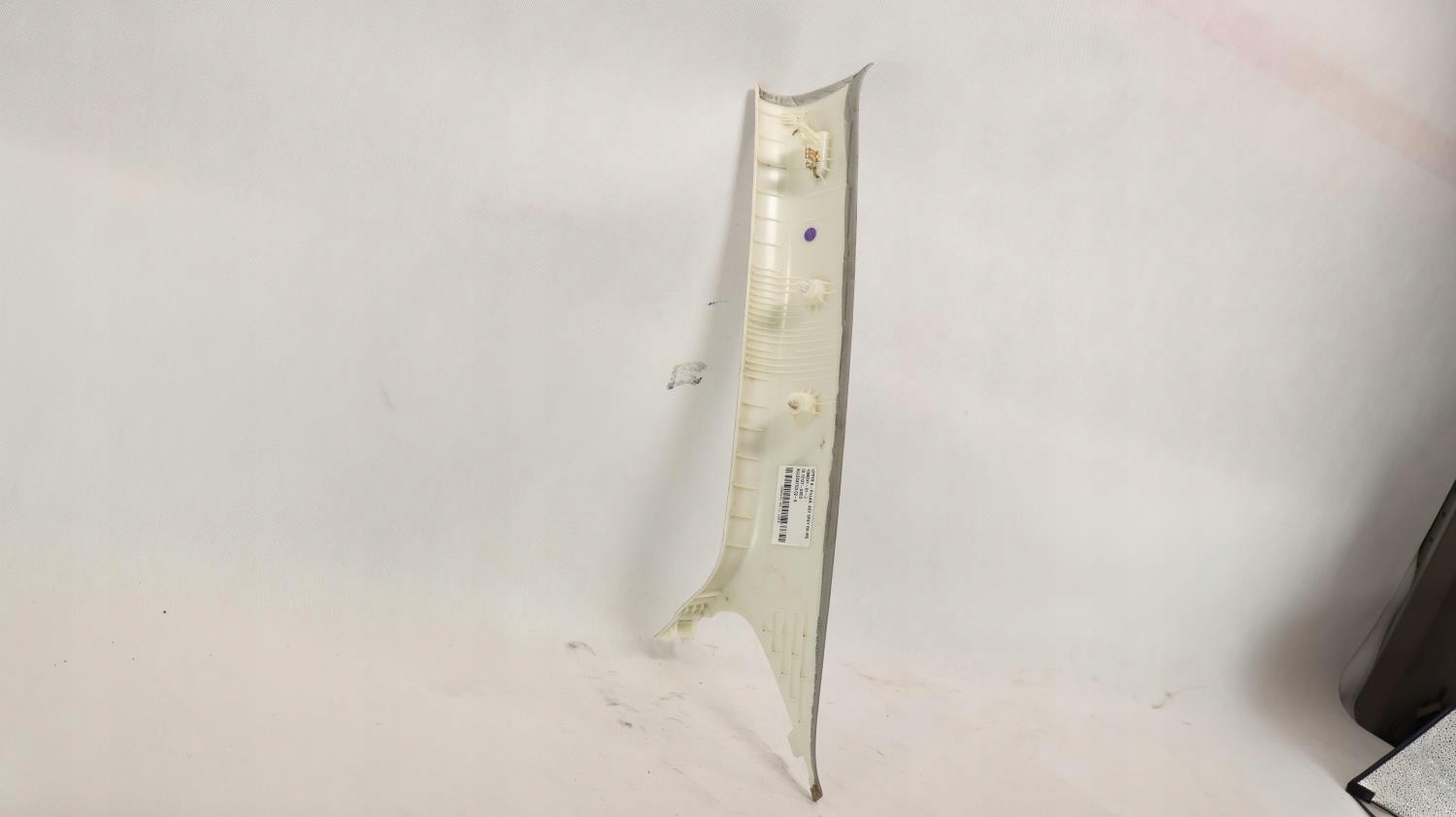 TESLA MODEL 3 OSLONA SLUPKA A PRAWA 1086241 01 J Part manufacturer Tesla