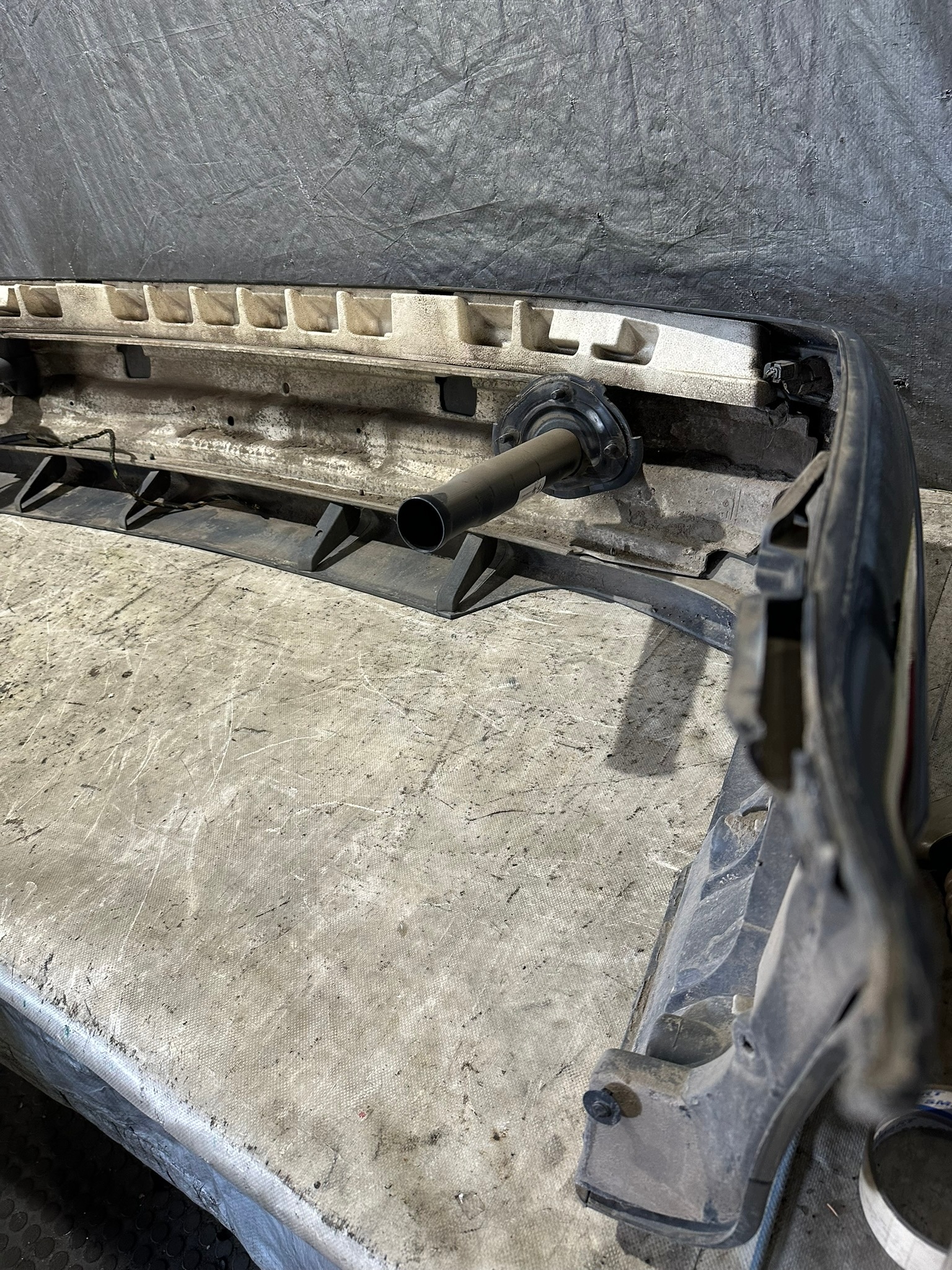 stoßstange heck PDC BMW E39 sedan FL SCHWARZ II 668/9