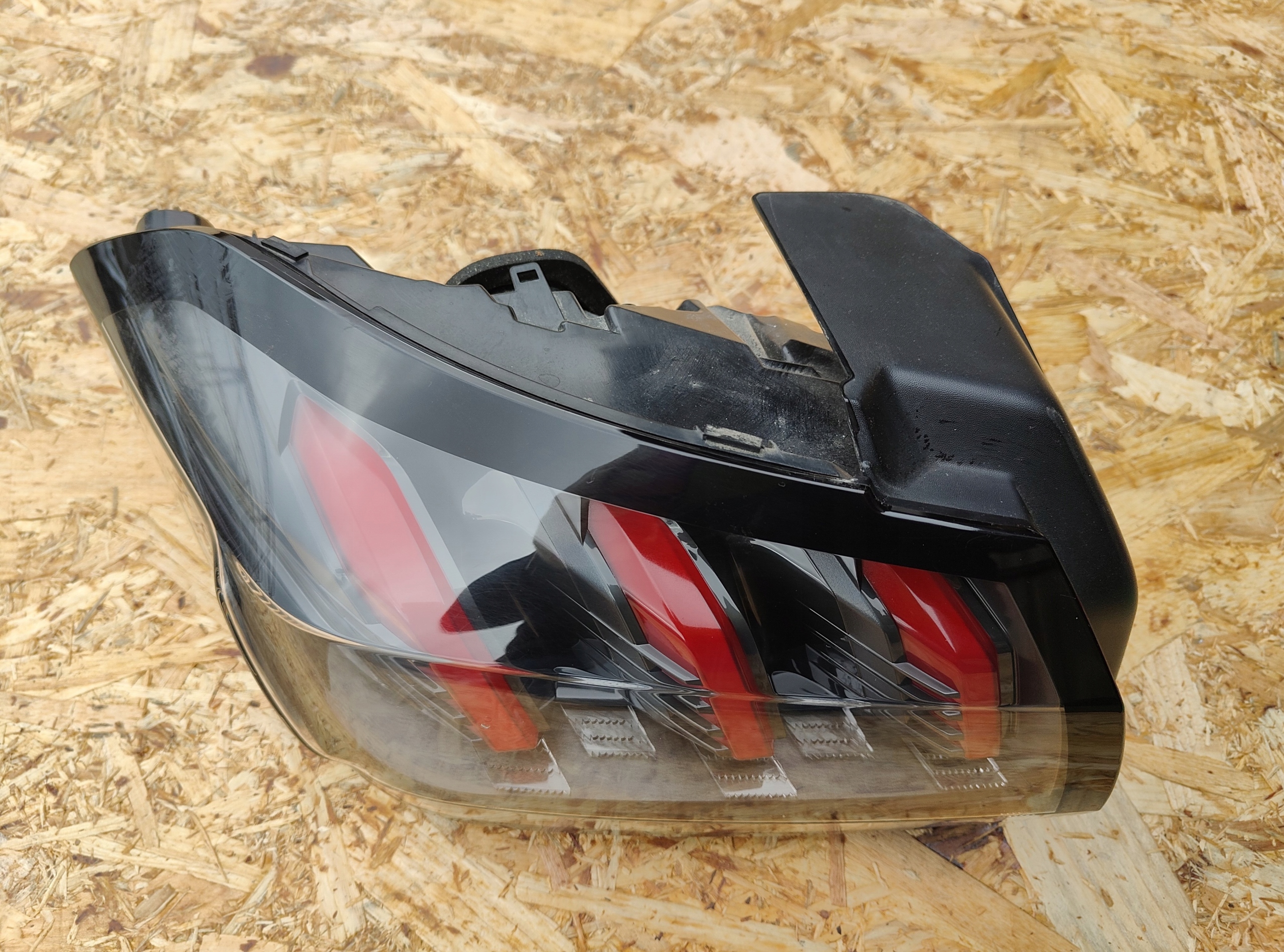 light left rear part rear left PEUGEOT 208 II LED 9823216880