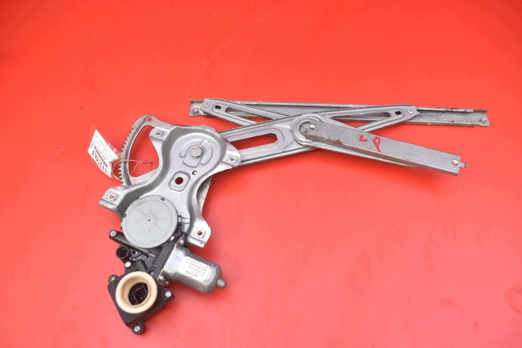 window regulator left front EU 85702-0F010 TOYOTA YARIS 2 II 5D 05-09