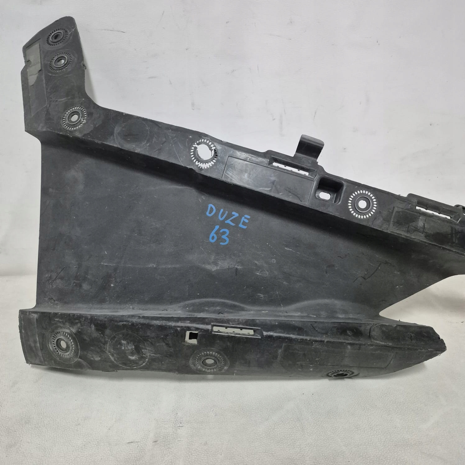 TESLA MODEL 3 -> air duct air line console right front 1694326-00-G