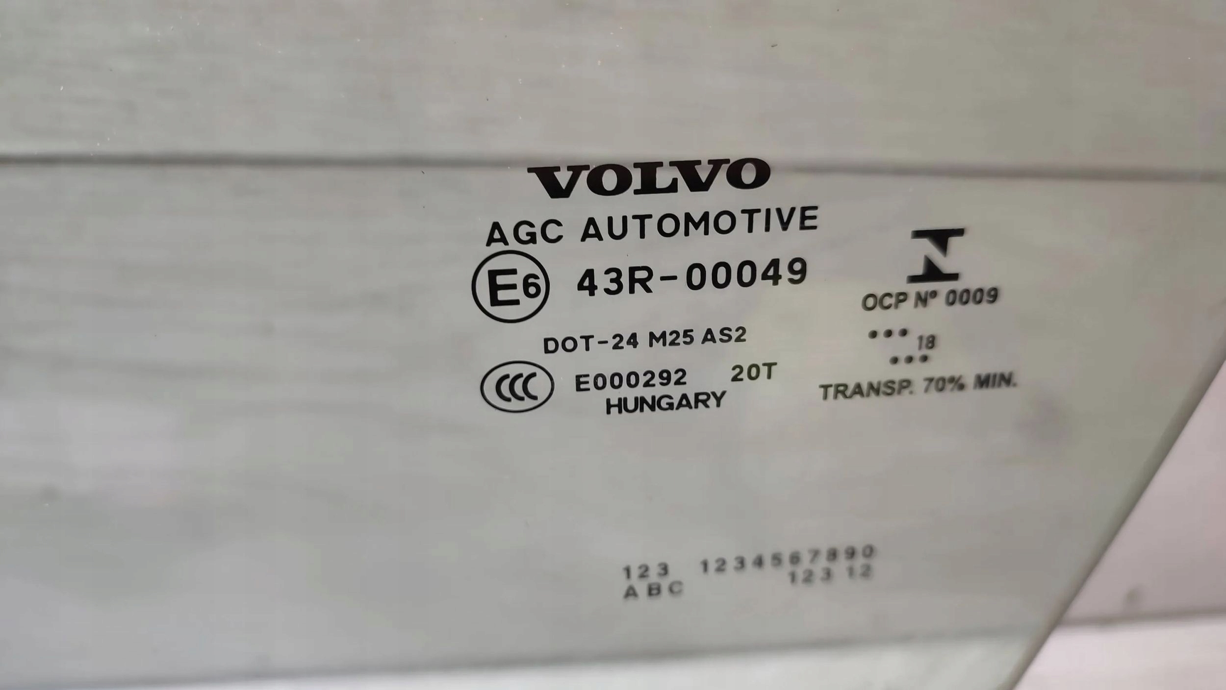 Volvo V40 2018 front side left window door