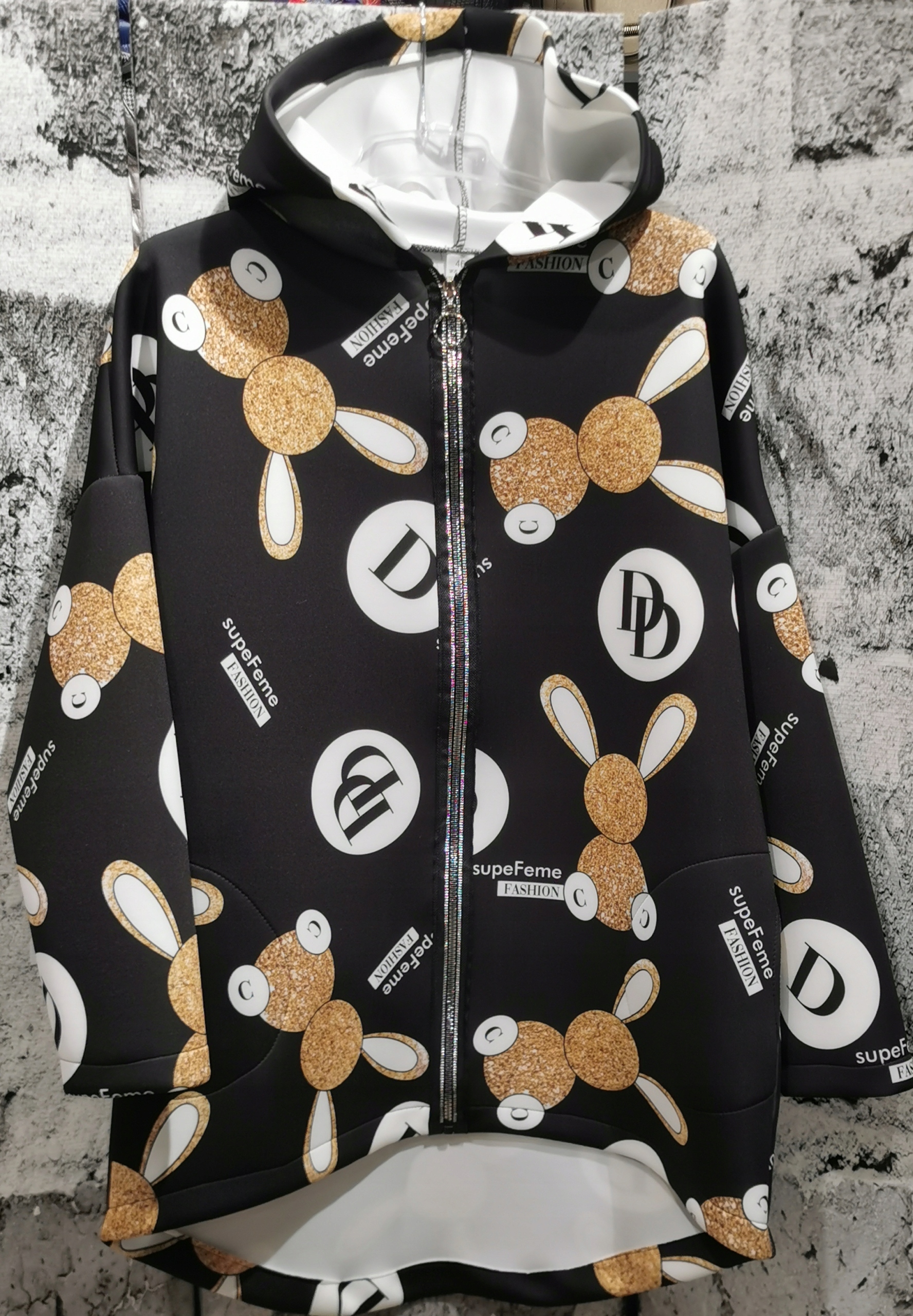 Pěnový přehoz se zapínáním na zip, velikost 44 XL